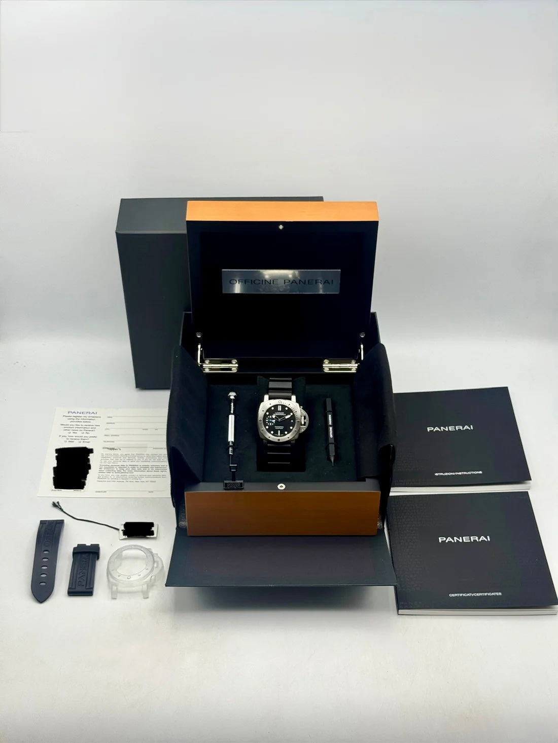 2018 Panerai Luminor Submersible 1950 3 Days 42mm PAM00682 Black Dial