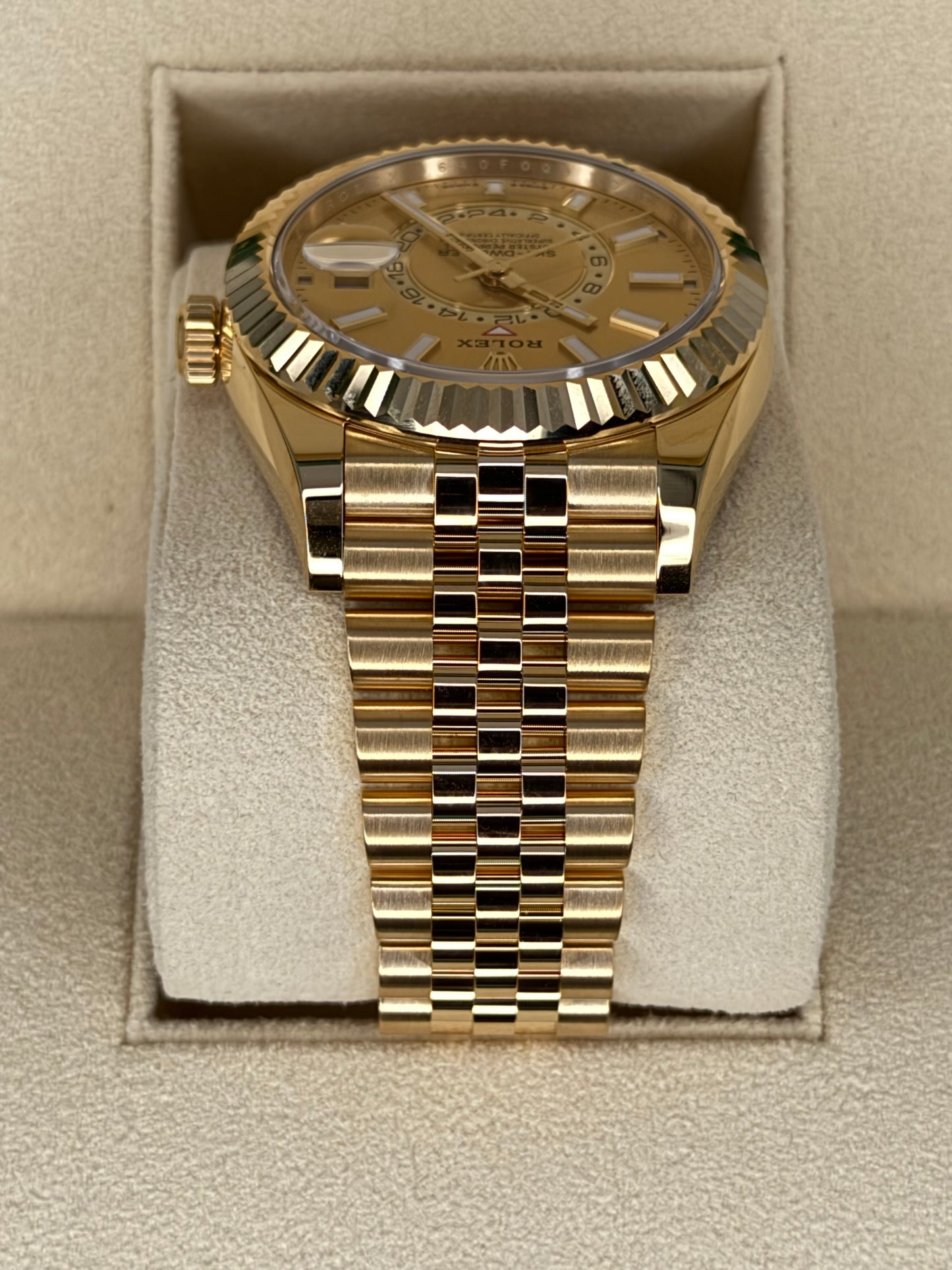 NEW 2025 Rolex Sky-Dweller 42mm 336938 Yellow Gold Jubilee Champagne Dial