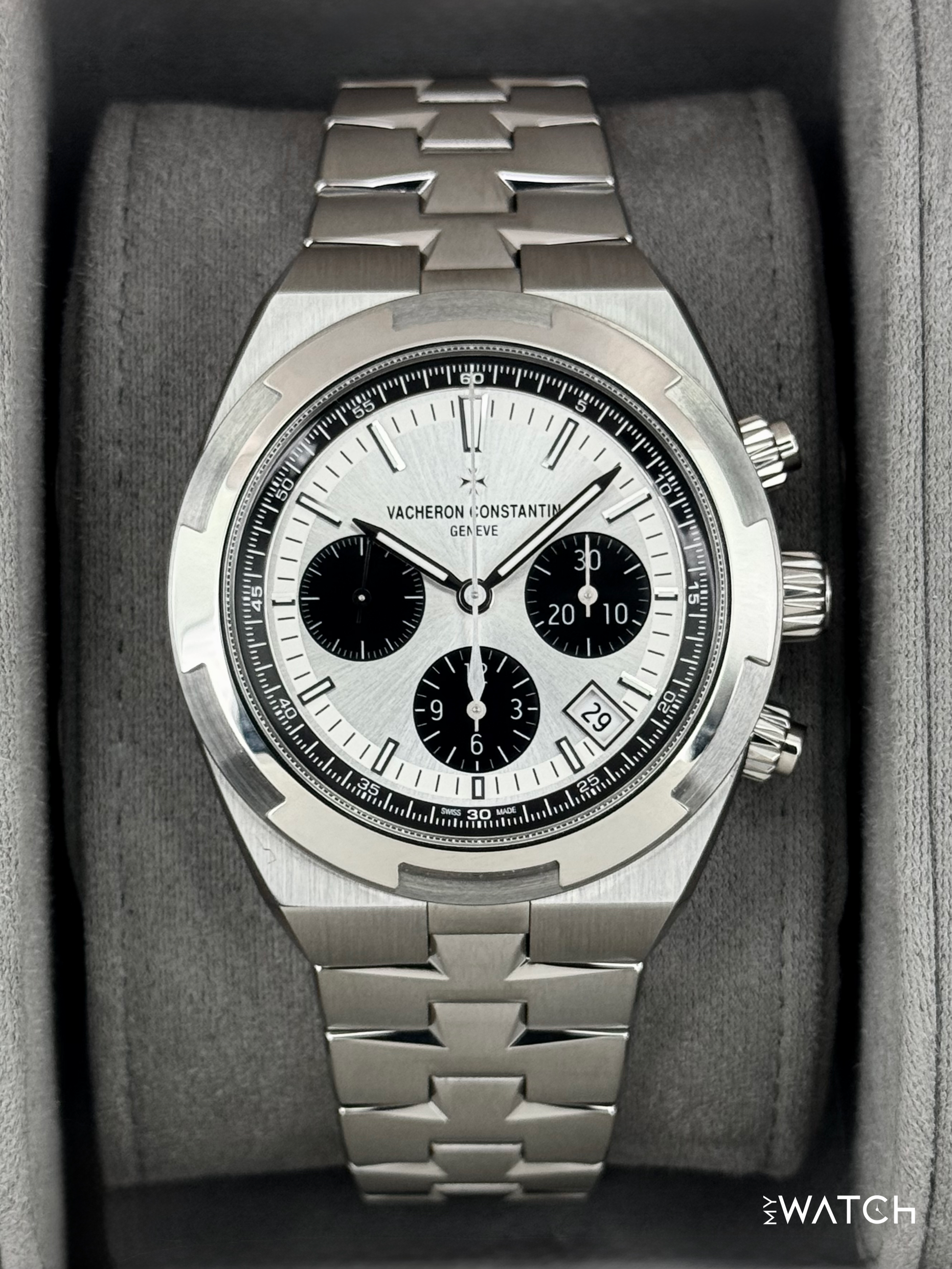 2025 Vacheron Constantin Overseas 42.5mm 5520V Stainless Steel Silver Dial - MyWatchLLC