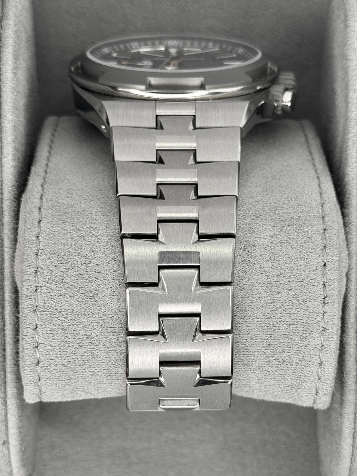 NEW 2026 Vacheron Constantin Overseas Dual Time 41mm 7930V Titanium Brown Dial - MyWatchLLC
