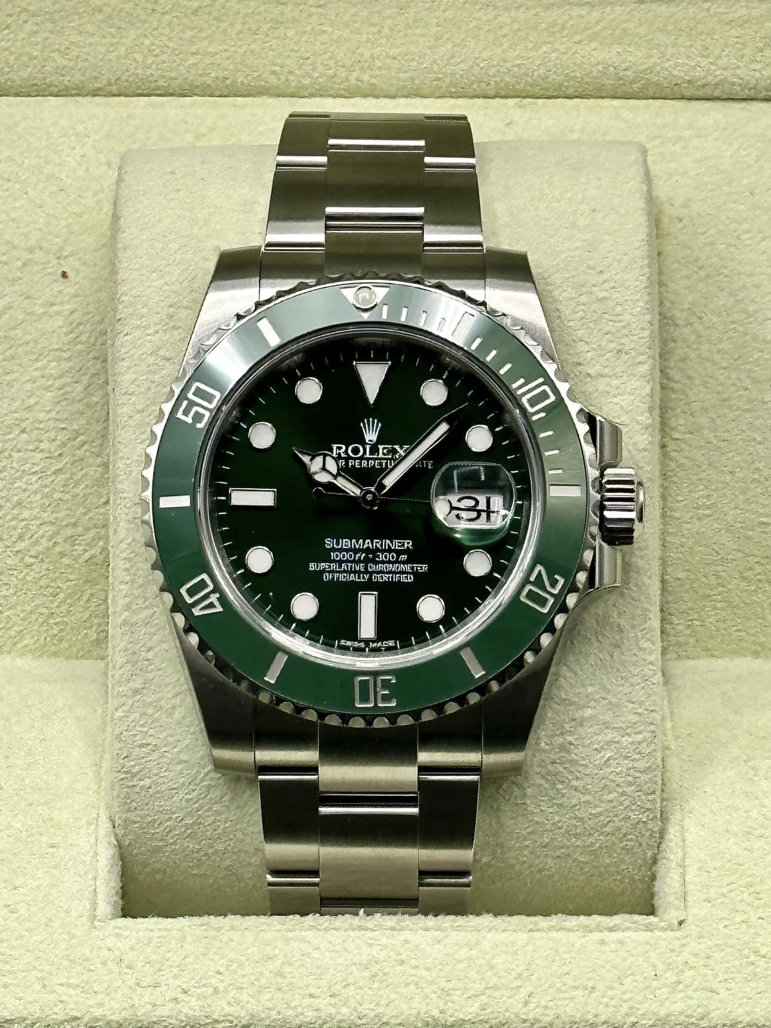New Old Stock 2014 Rolex Submariner "Hulk" 116610LV Green Dial