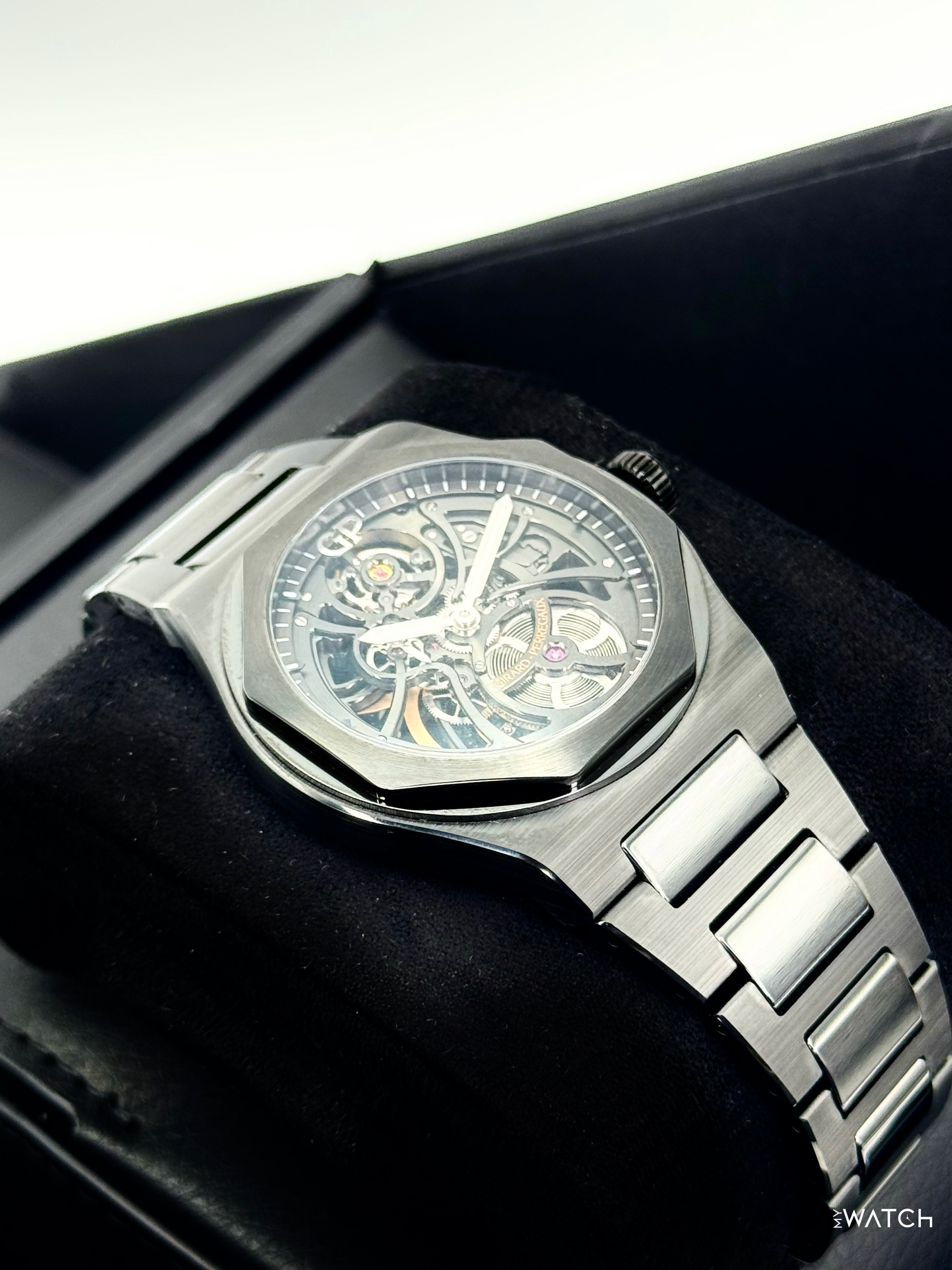 NEW 2025 Girard-Perregaux Laureato 42mm 81015-32-001-32A Black Skelton Dial - MyWatchLLC