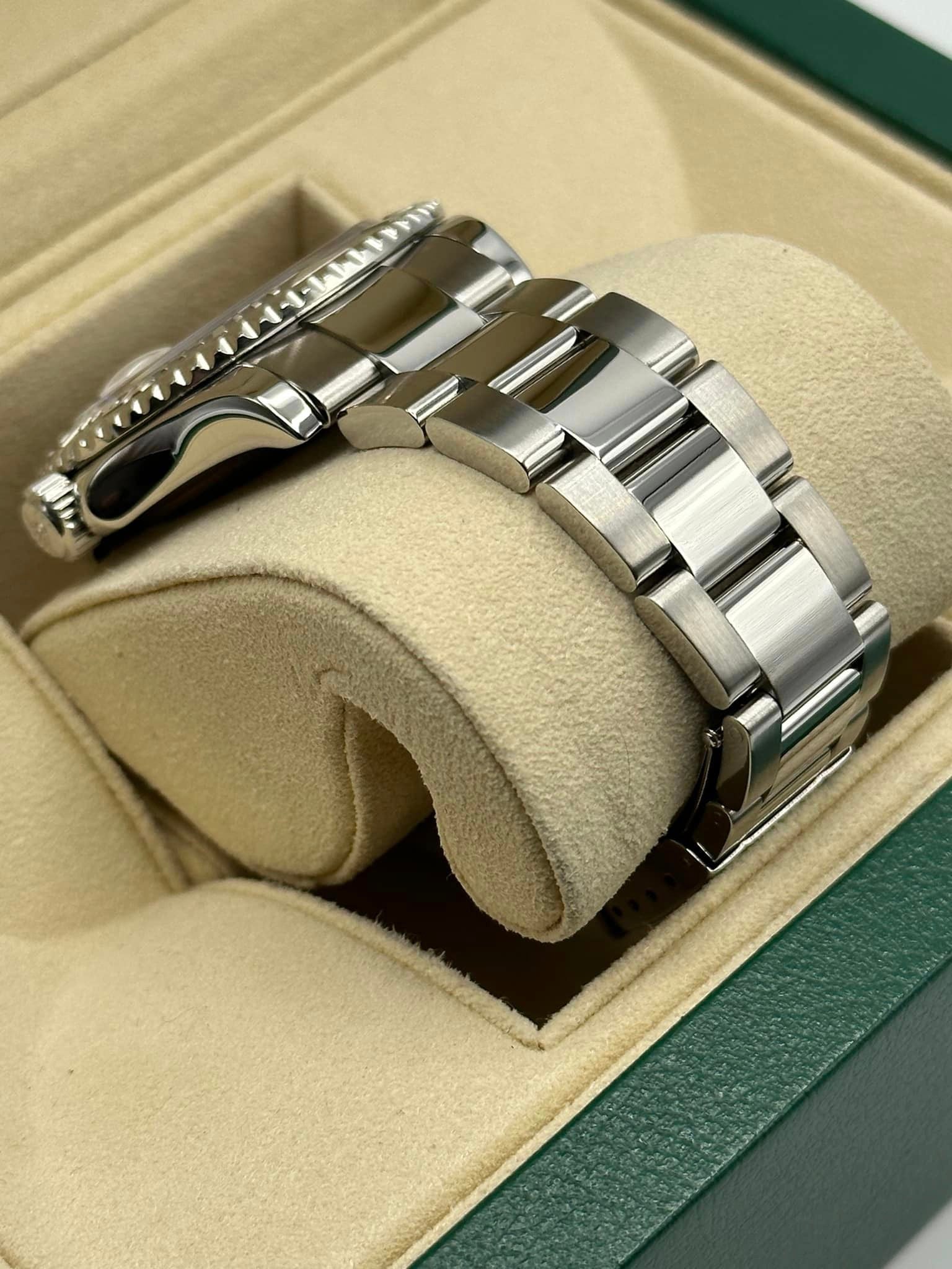 Rolex Yacht-Master 40mm 16622 Platinum Bezel Silver Dial - MyWatchLLC