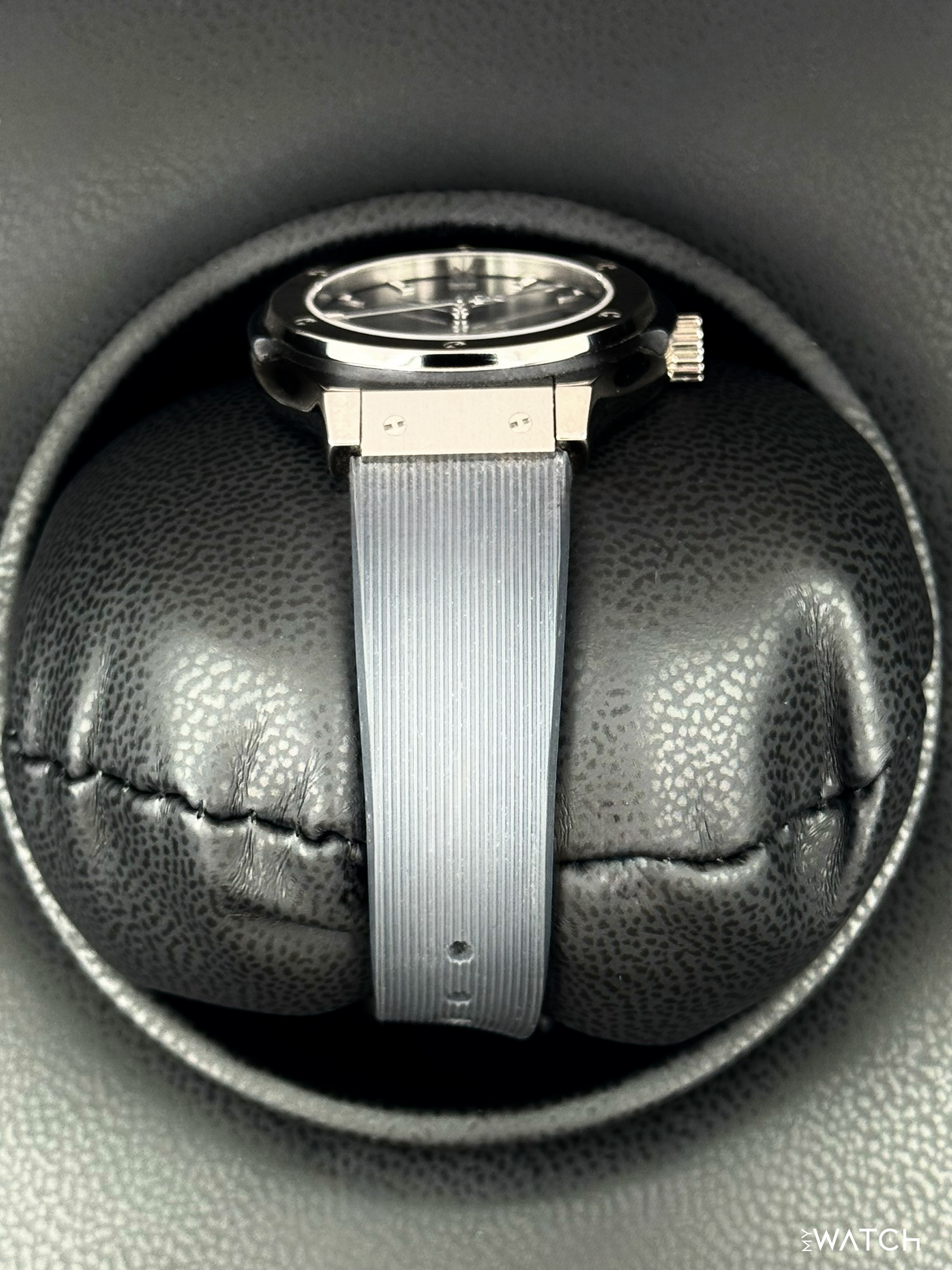 2022 Ladies Hublot Classic Fusion 33mm 581.NX.7071.RX Titanium Grey Dial - MyWatchLLC