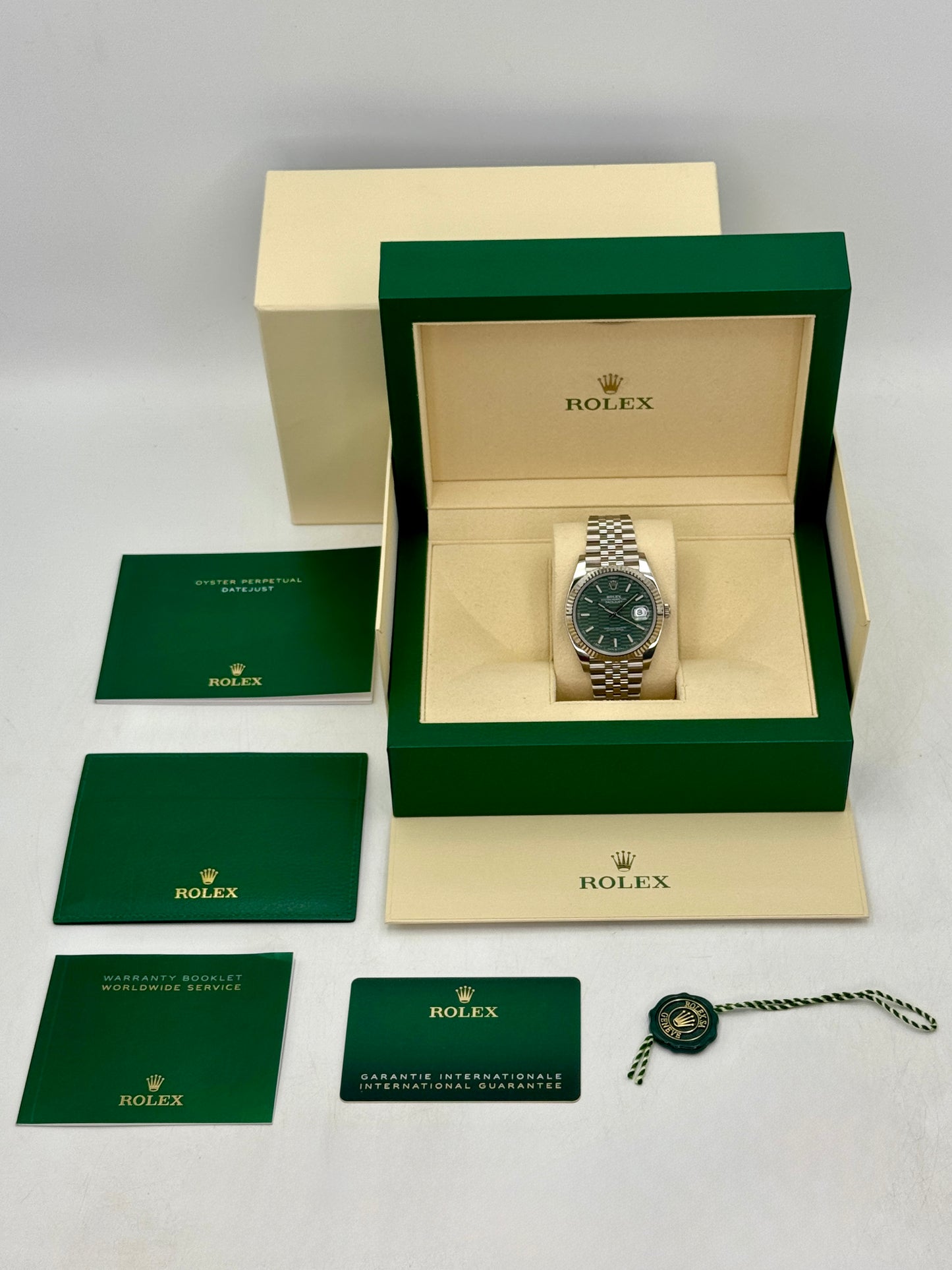 2024 Rolex Datejust 41mm 126334 Stainless Steel Jubilee Green Motif Dial