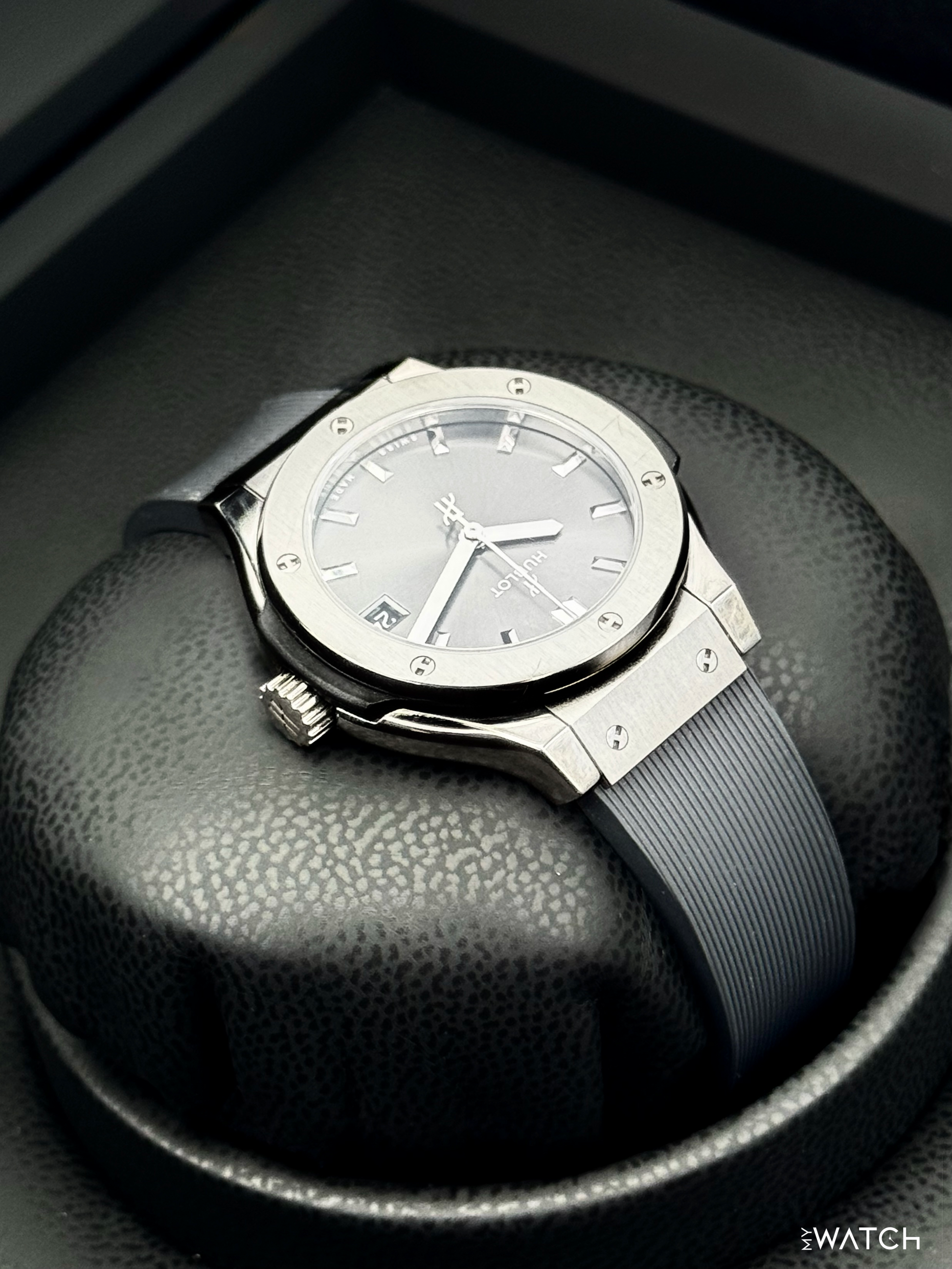 2022 Ladies Hublot Classic Fusion 33mm 581.NX.7071.RX Titanium Grey Dial - MyWatchLLC