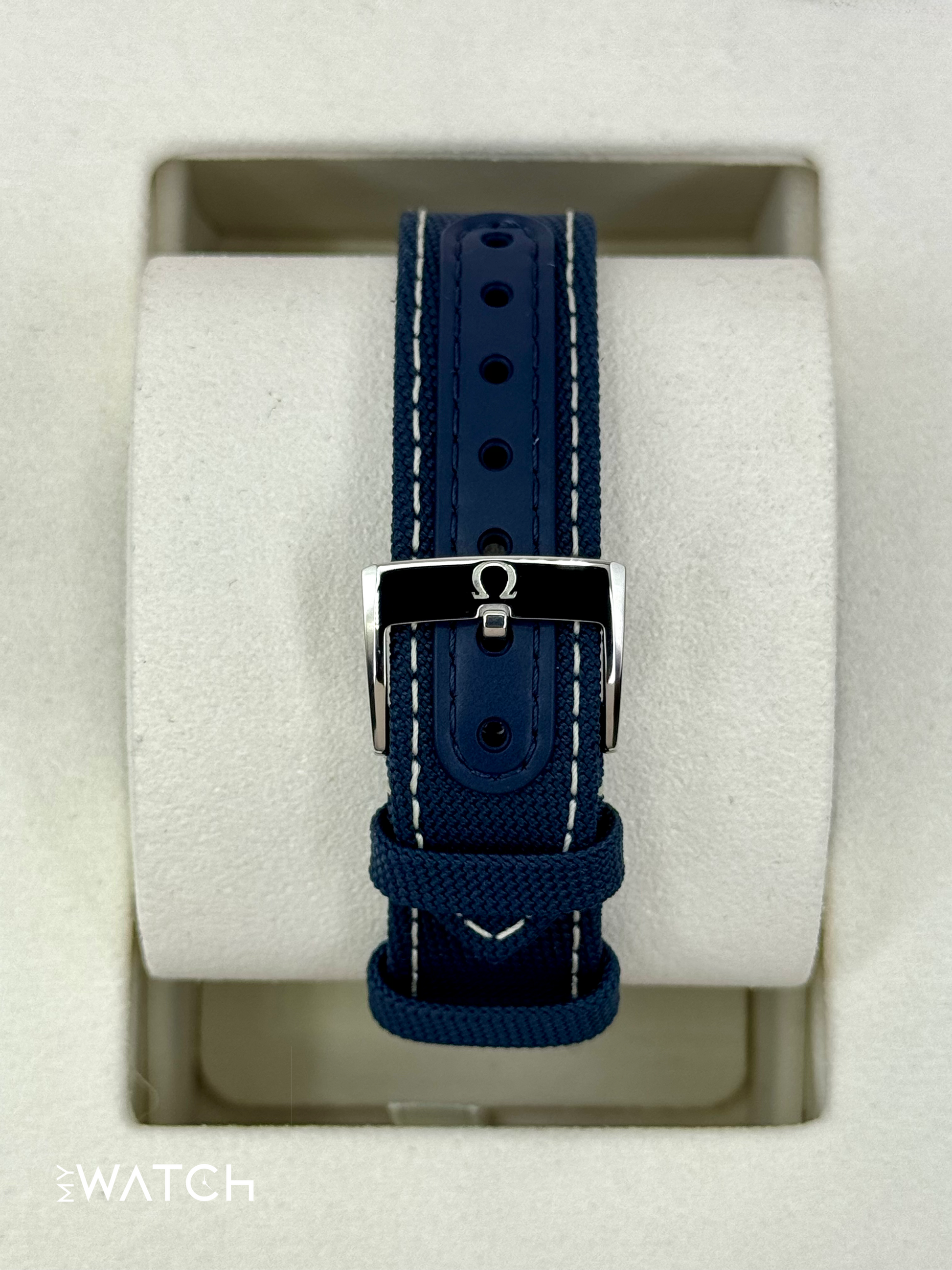 NEW 2025 Omega Speedmaster Silver Snoopy Award 310.32.42.50.02.001 - MyWatchLLC