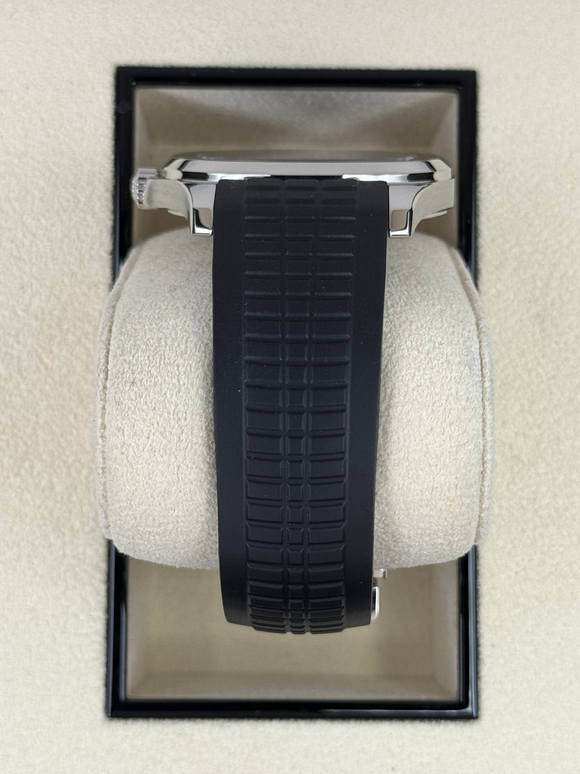 2022 Patek Philippe Aquanaut 5167/1A-001 40mm Stainless Steel Gray Dial - MyWatchLLC