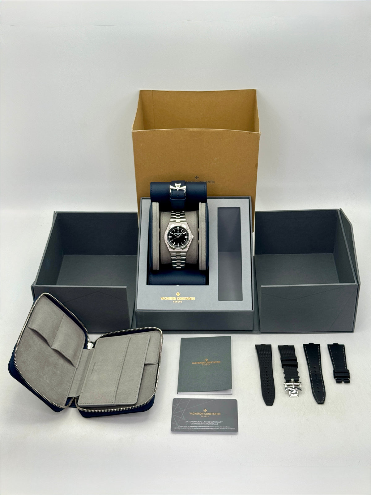 2025 Vacheron Constantin Overseas 41mm 4520V Stainless Steel Black Dial - MyWatchLLC