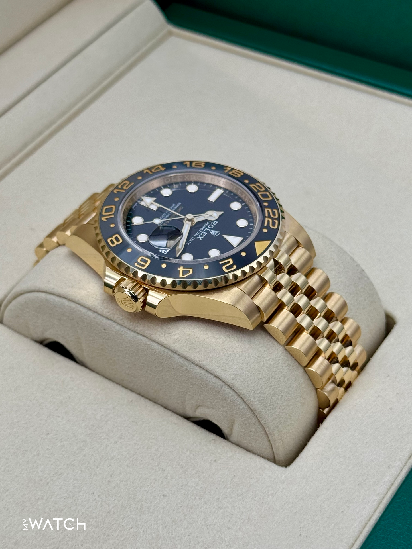 NEW 2025 Rolex GMT-Master II 40mm 126718GRNR Jubilee Black Dial