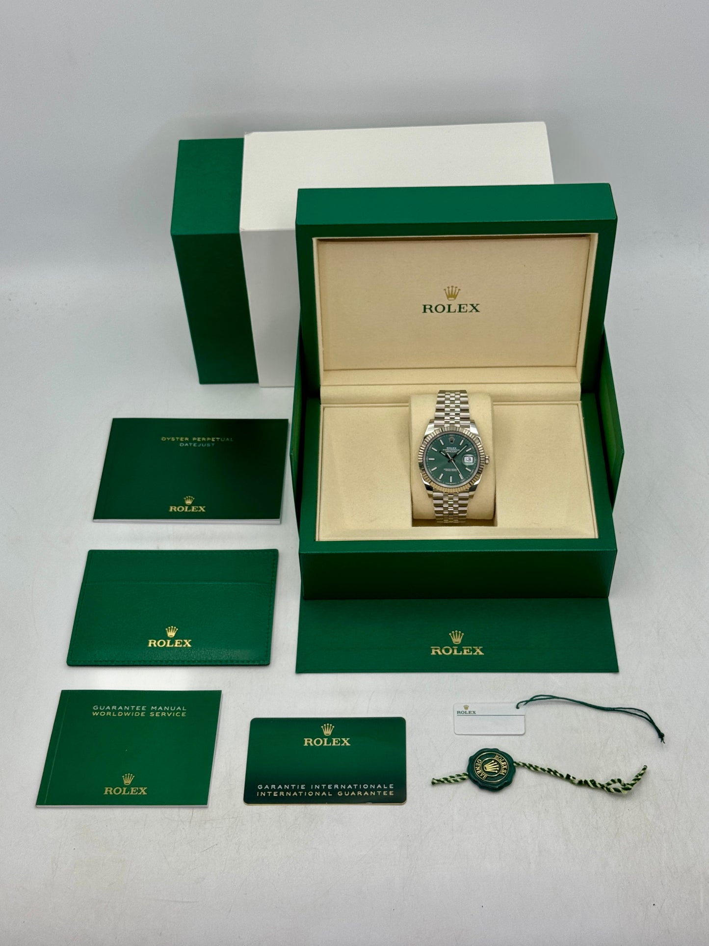 2025 Rolex Datejust 41mm 126334 Stainless Steel Jubilee Green Dial