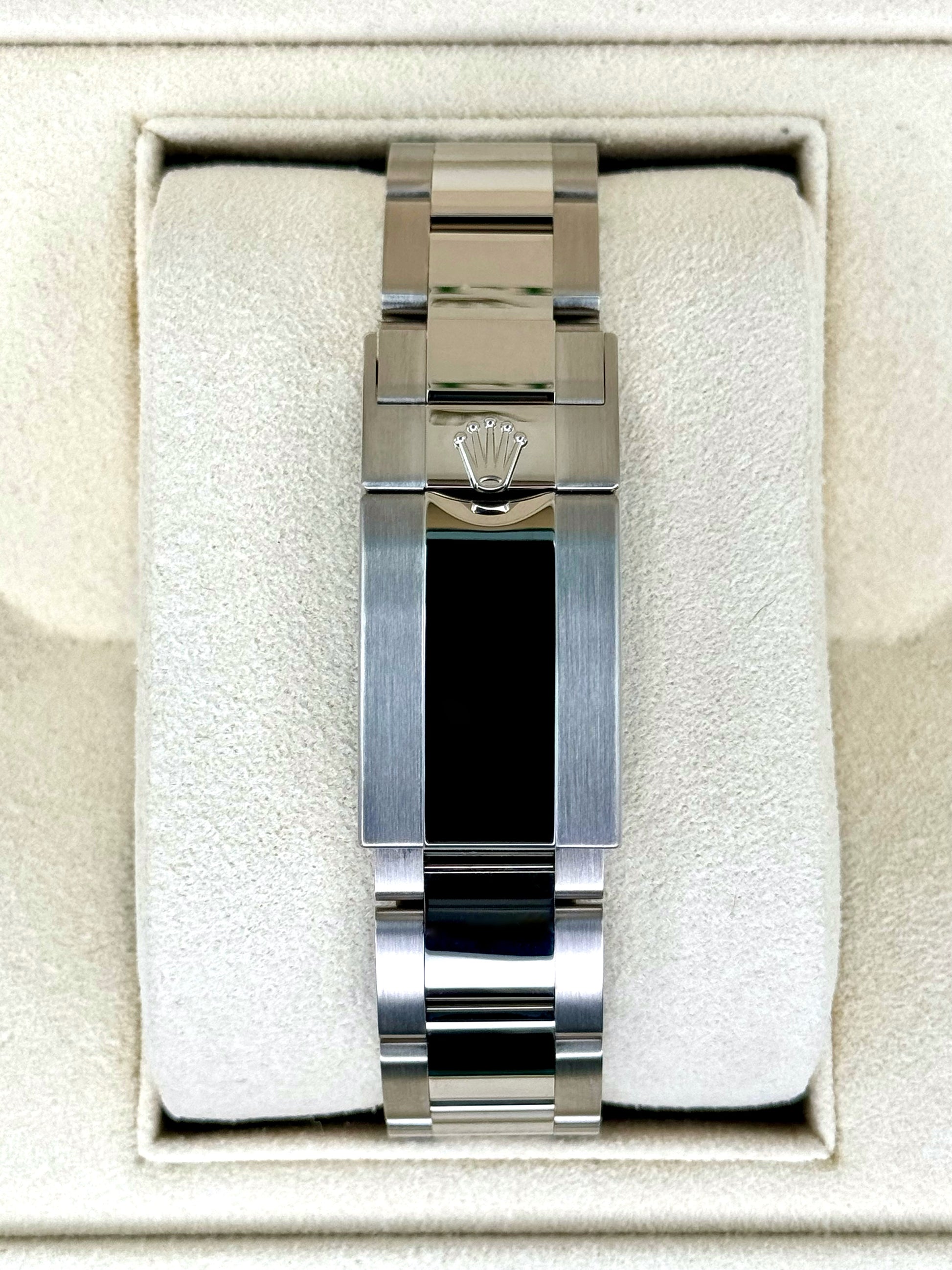 NEW 2024 Rolex Daytona 40mm 126579RBR Mother of Pearl Diamond Dial - MyWatchLLC