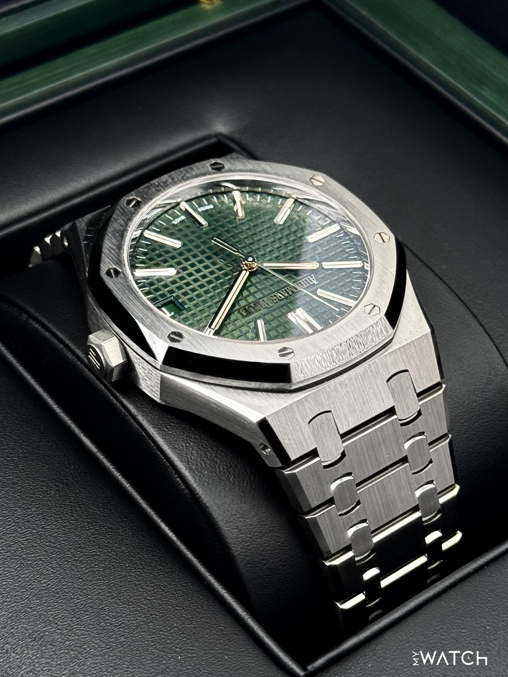 2025 Audemars Piguet Royal Oak 41mm 15510ST Stainless Steel Green Dial - MyWatchLLC