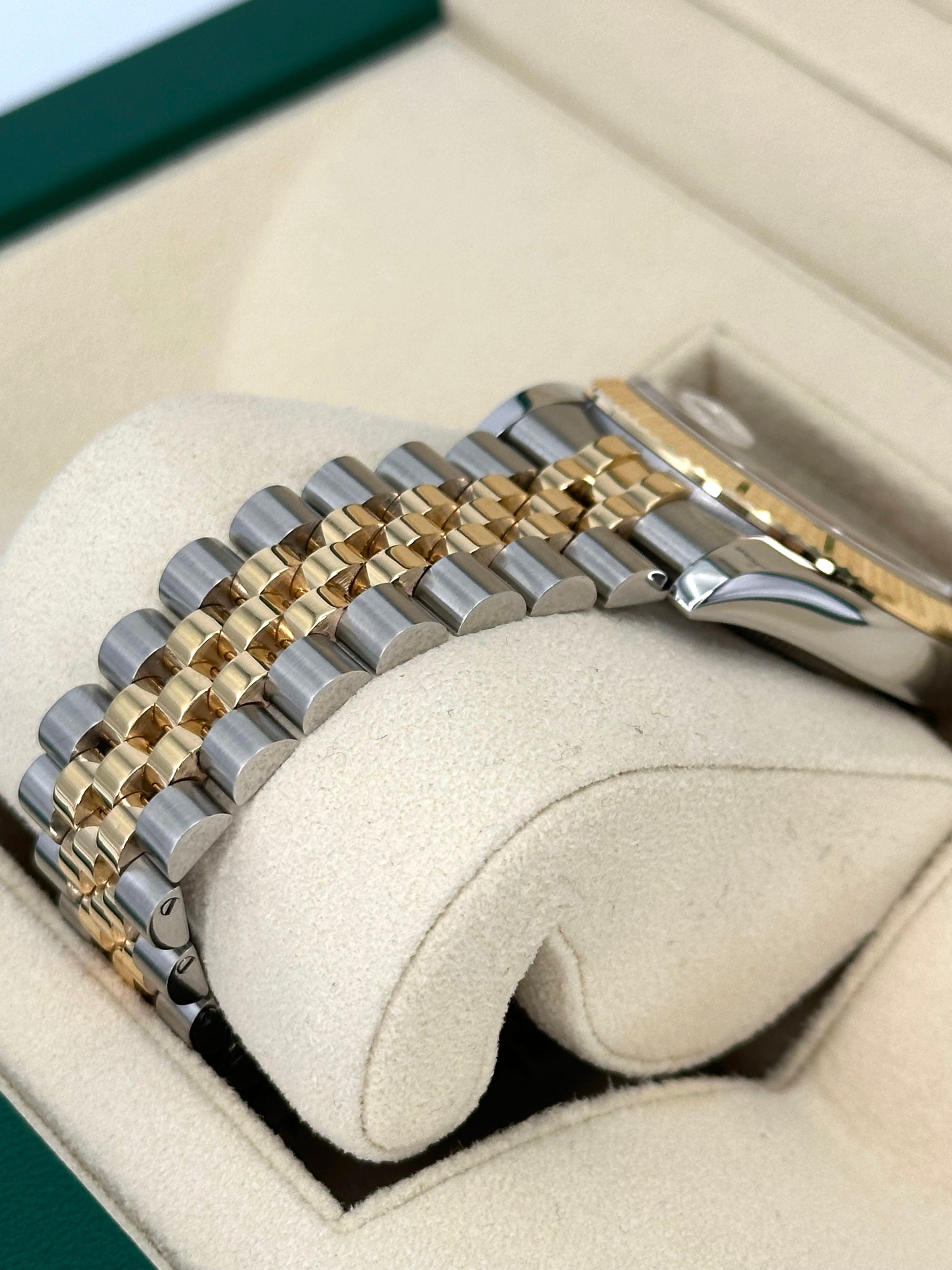 2005 Rolex Datejust 36mm 116233 Two-Tone Jubilee Champagne Dial - MyWatchLLC