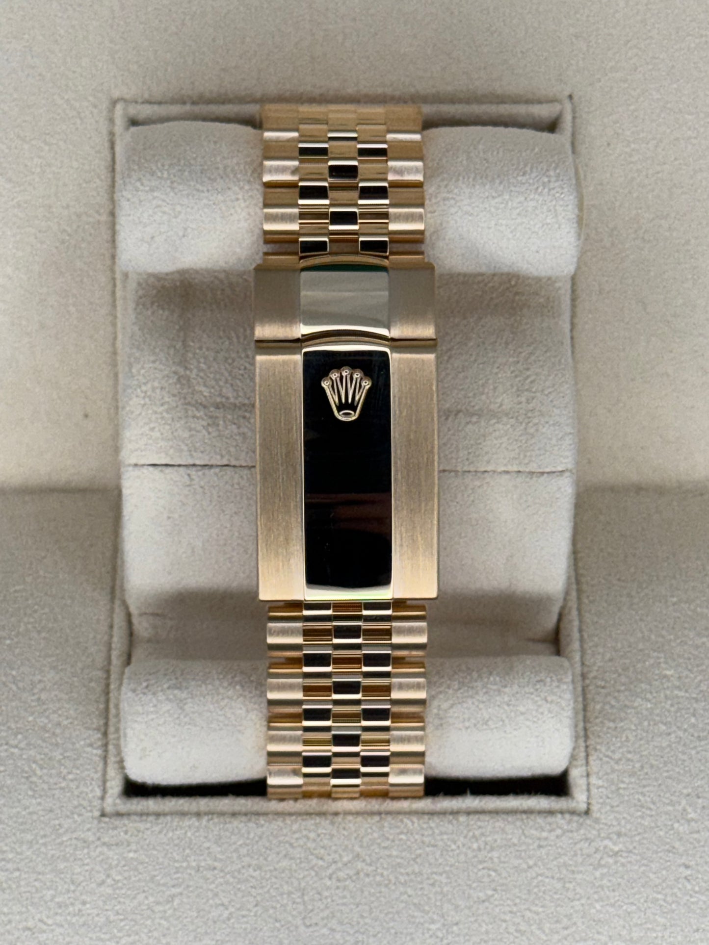 NEW 2025 Rolex Sky-Dweller 42mm 336938 Yellow Gold Jubilee Champagne Dial
