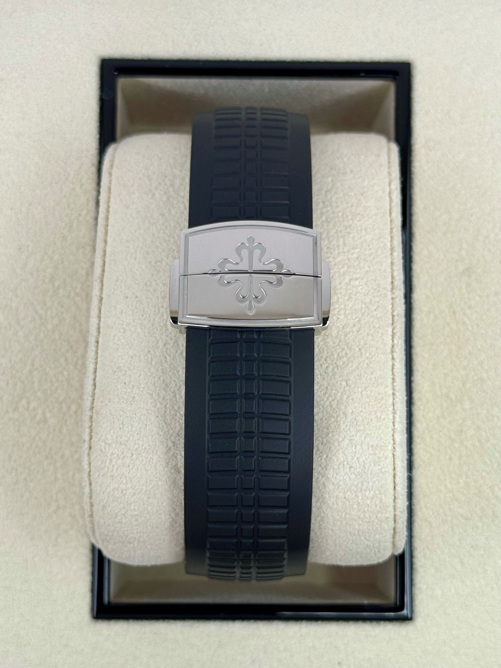 2022 Patek Philippe Aquanaut 5167/1A-001 40mm Stainless Steel Gray Dial - MyWatchLLC