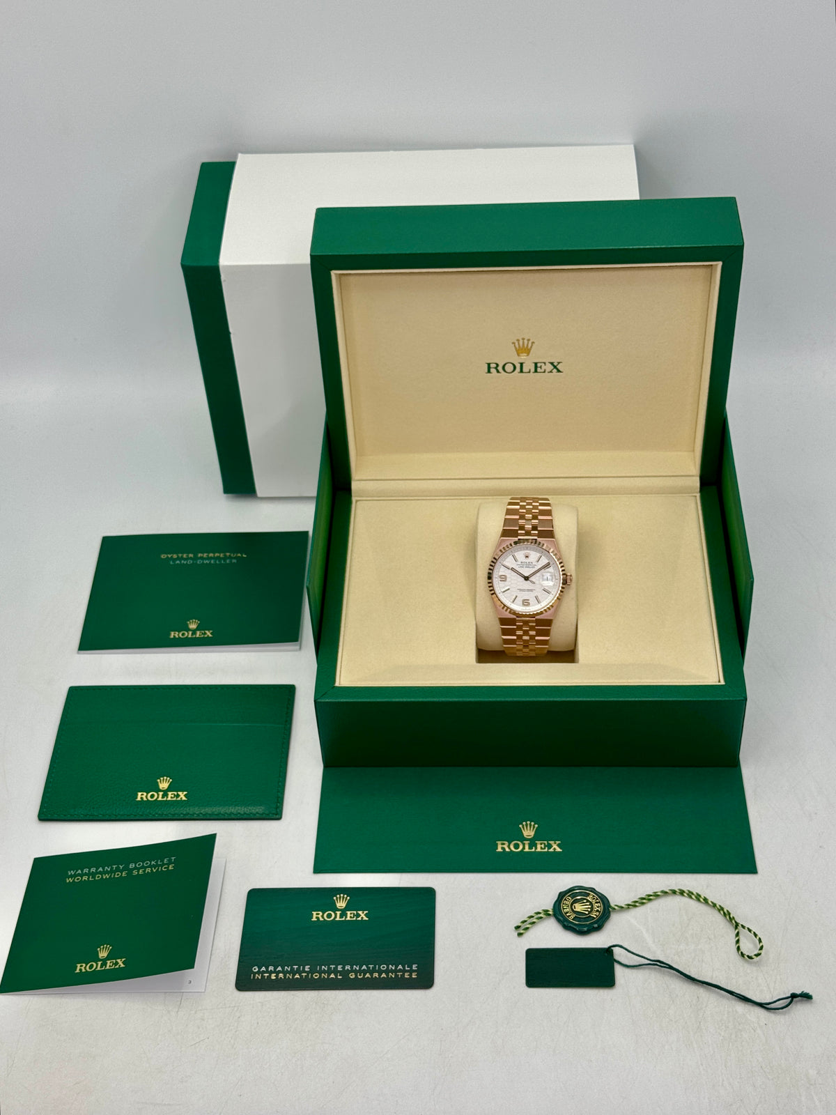 NEW 2026 Rolex Land-Dweller 40mm 127335 Rose Gold Flat Jubilee White Dial (NEW STYLE CARD)