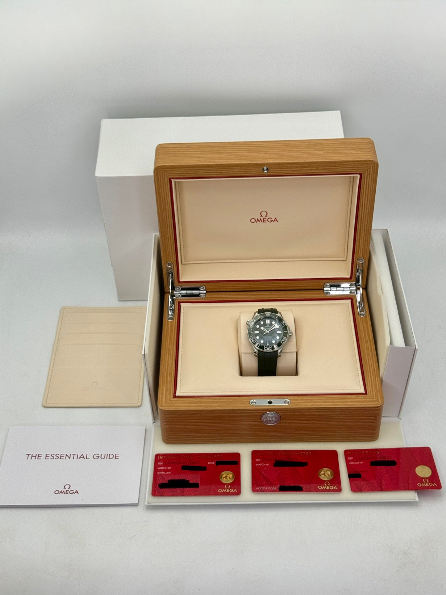 2026 Omega Seamaster Master Chronometer 42mm 210.32.42.20.10.001 Green Dial