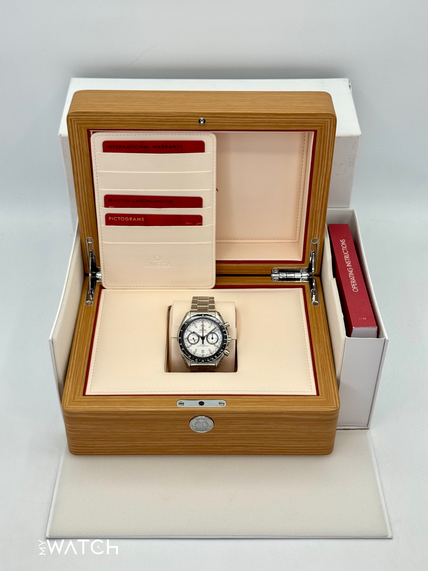 NEW 2025 Omega Speeedmaster Racing 44.2mm 329.30.44.51.04.001 White Dial