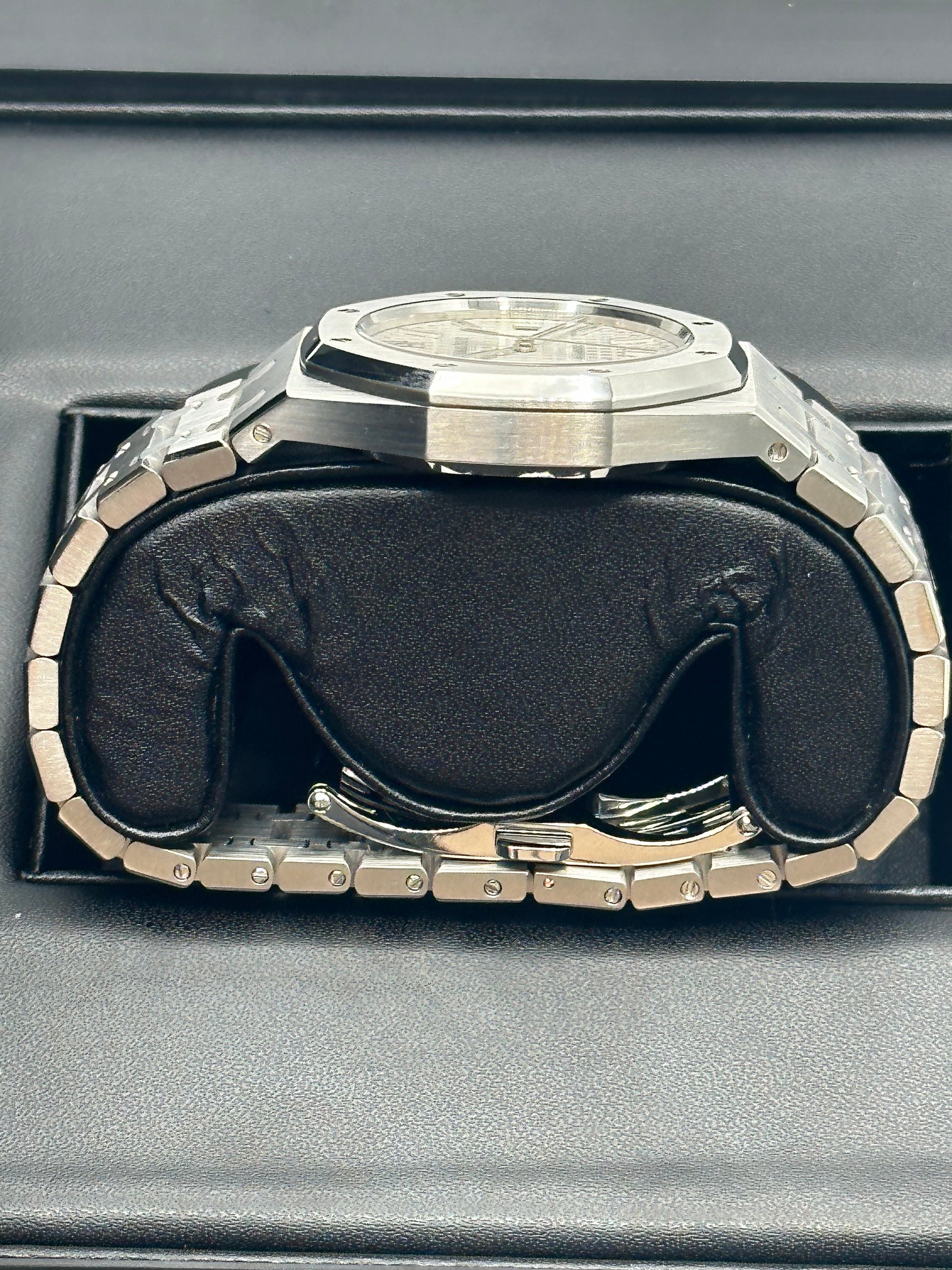 2011 Audemars Piguet 39mm 15300ST Royal Oak Stainless Steel White Dial - MyWatchLLC