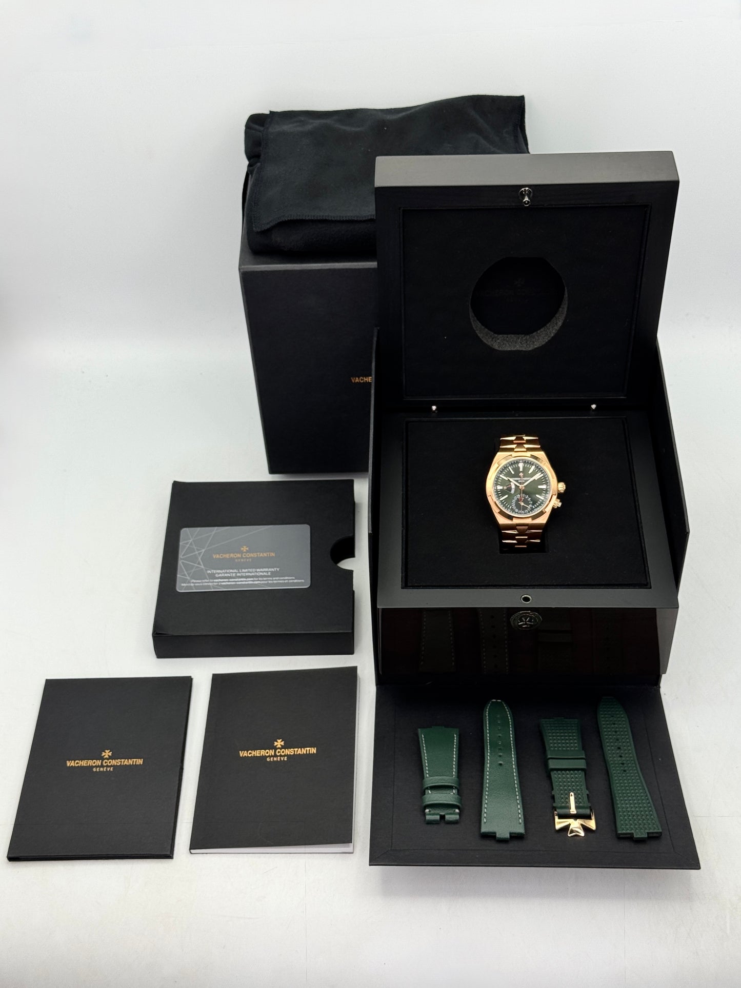 2024 Vacheron Constantin Overseas Dual Time 41mm 7920V Rose Gold Green Dial