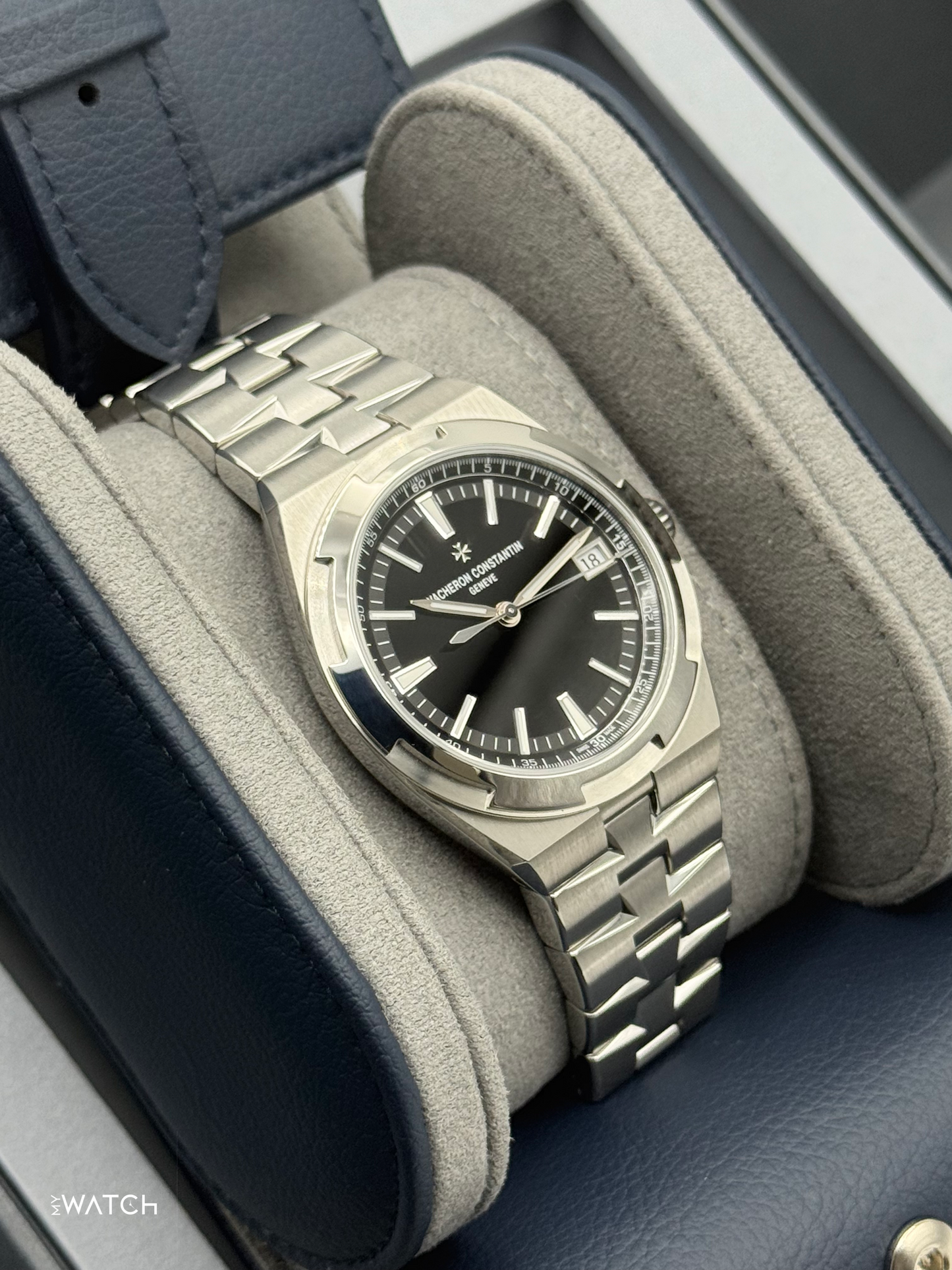 NEW 2025 Vacheron Constantin Overseas 41mm 4520V Stainless Steel Black Dial - MyWatchLLC