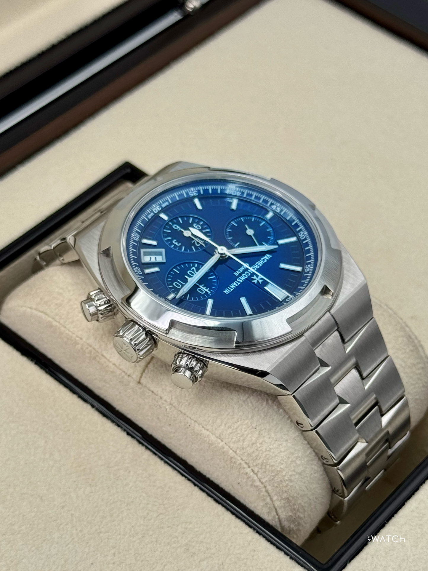 2018 Vacheron Constantin Overseas 42.5mm 5500V Stainless Blue Dial