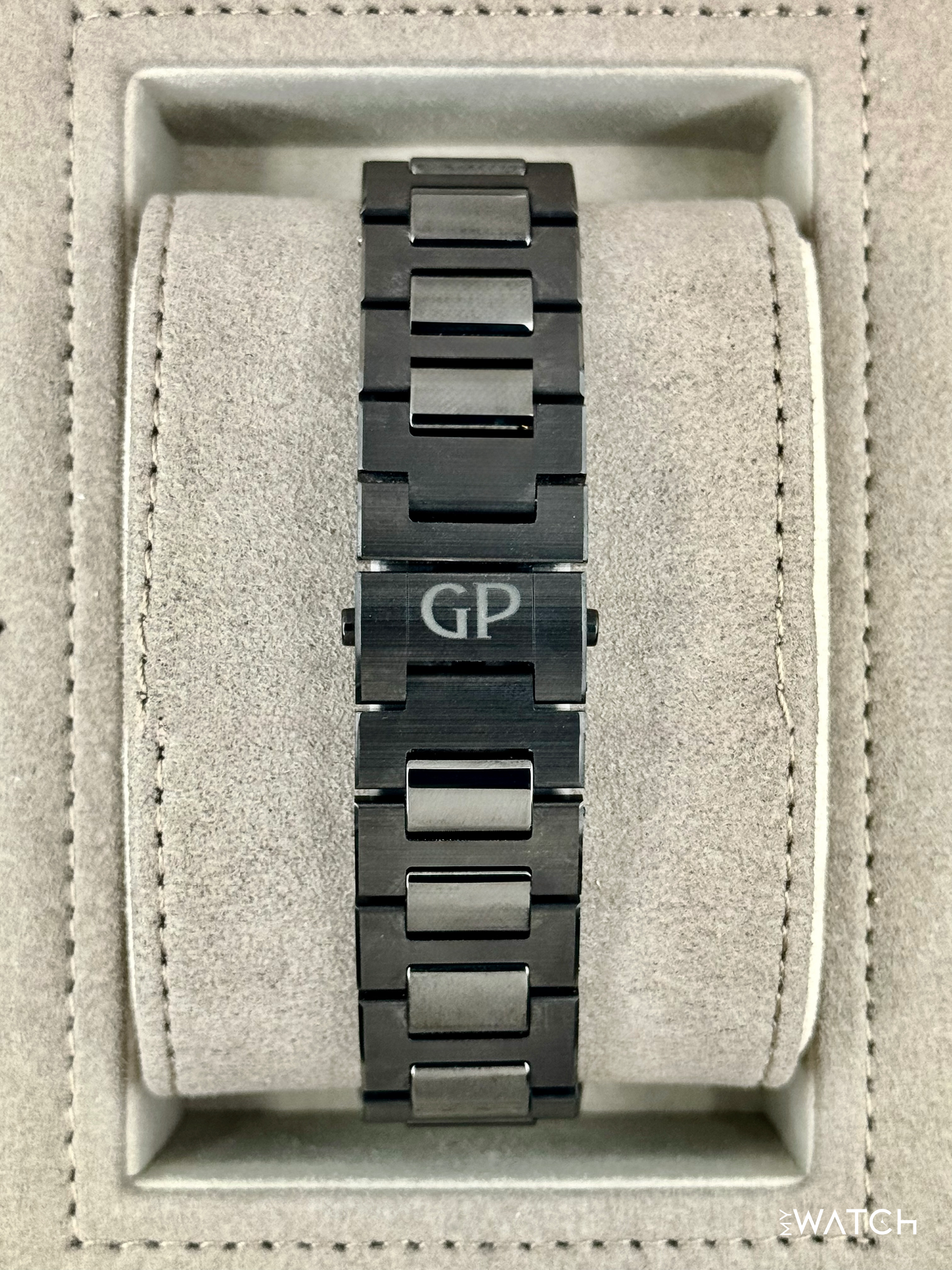 2022 Girard-Perregaux Laureato 42mm 81010-32-631-32A Ceramic Black Dial - MyWatchLLC