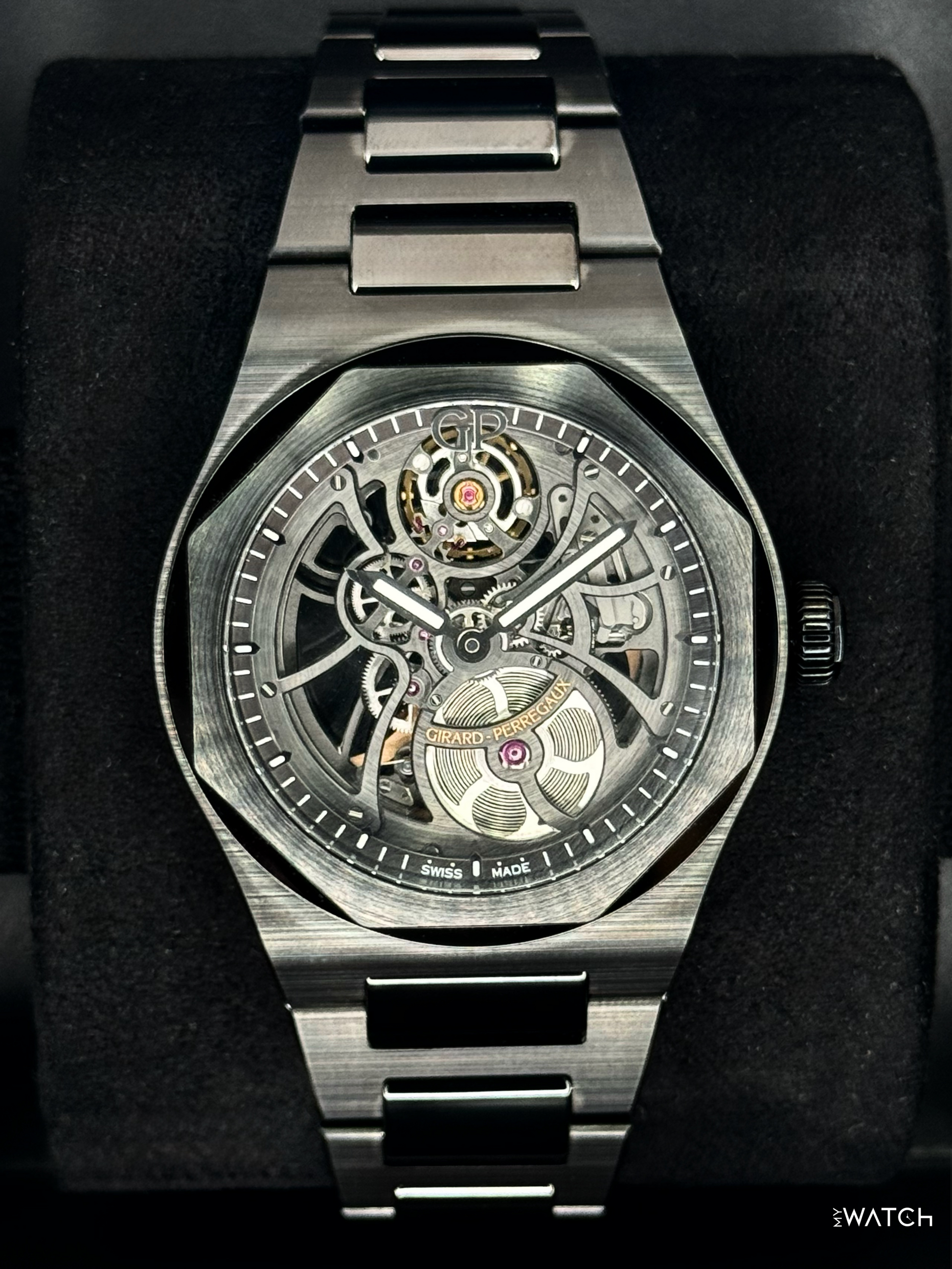 NEW 2025 Girard-Perregaux Laureato 42mm 81015-32-001-32A Black Skelton Dial - MyWatchLLC