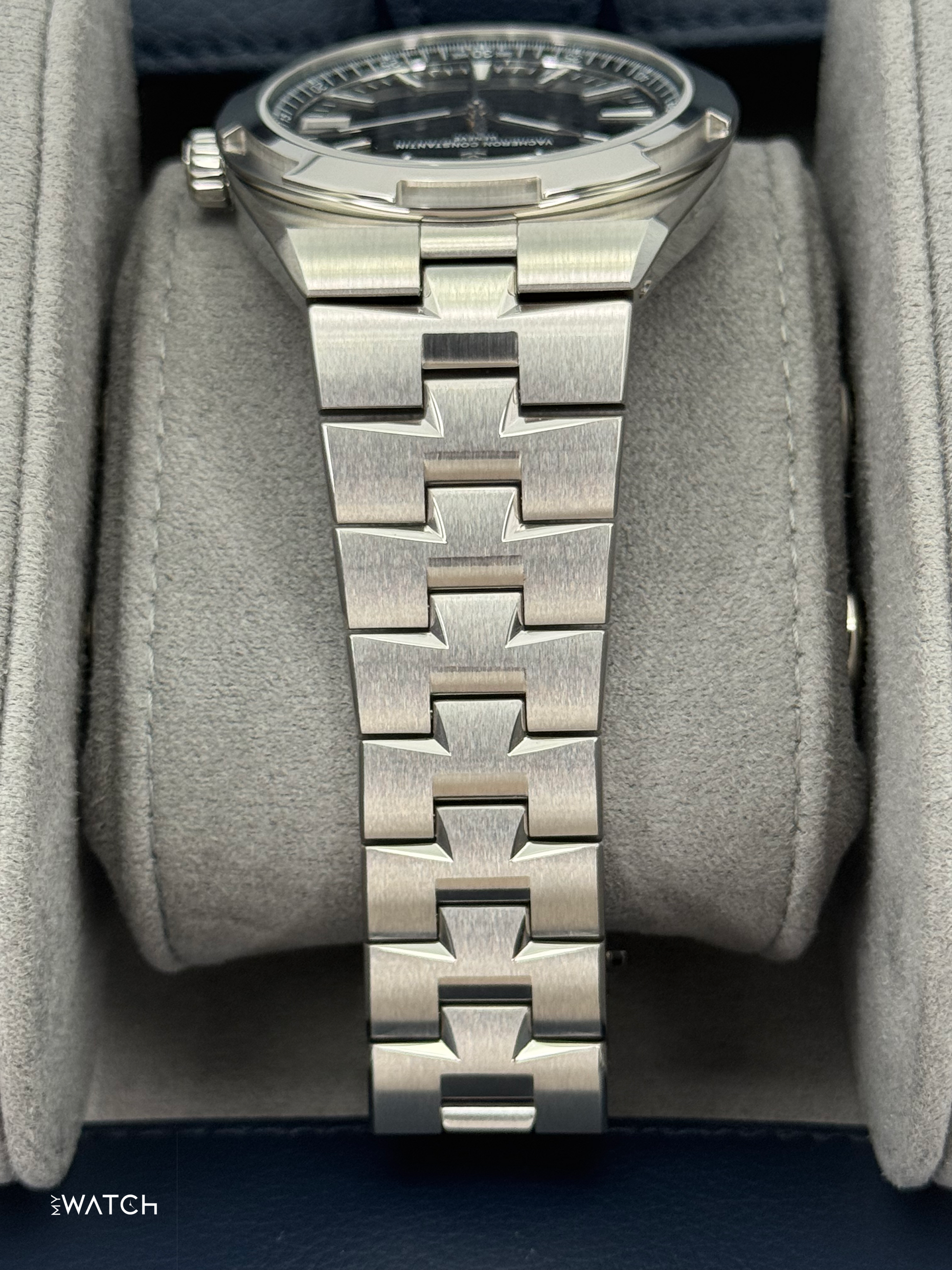 NEW 2025 Vacheron Constantin Overseas 41mm 4520V Stainless Steel Black Dial - MyWatchLLC