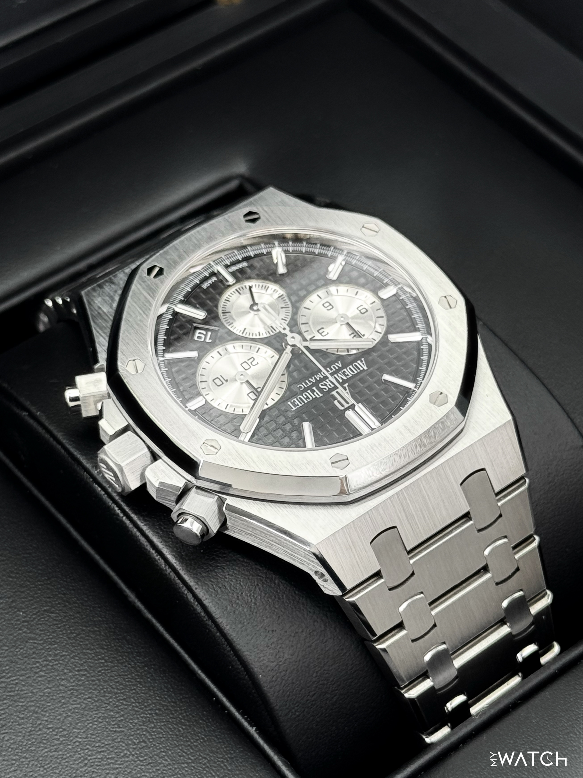 2021 Audemars Piguet Royal Oak Chronograph 41mm 26331ST Stainless Steel Black Dial - MyWatchLLC