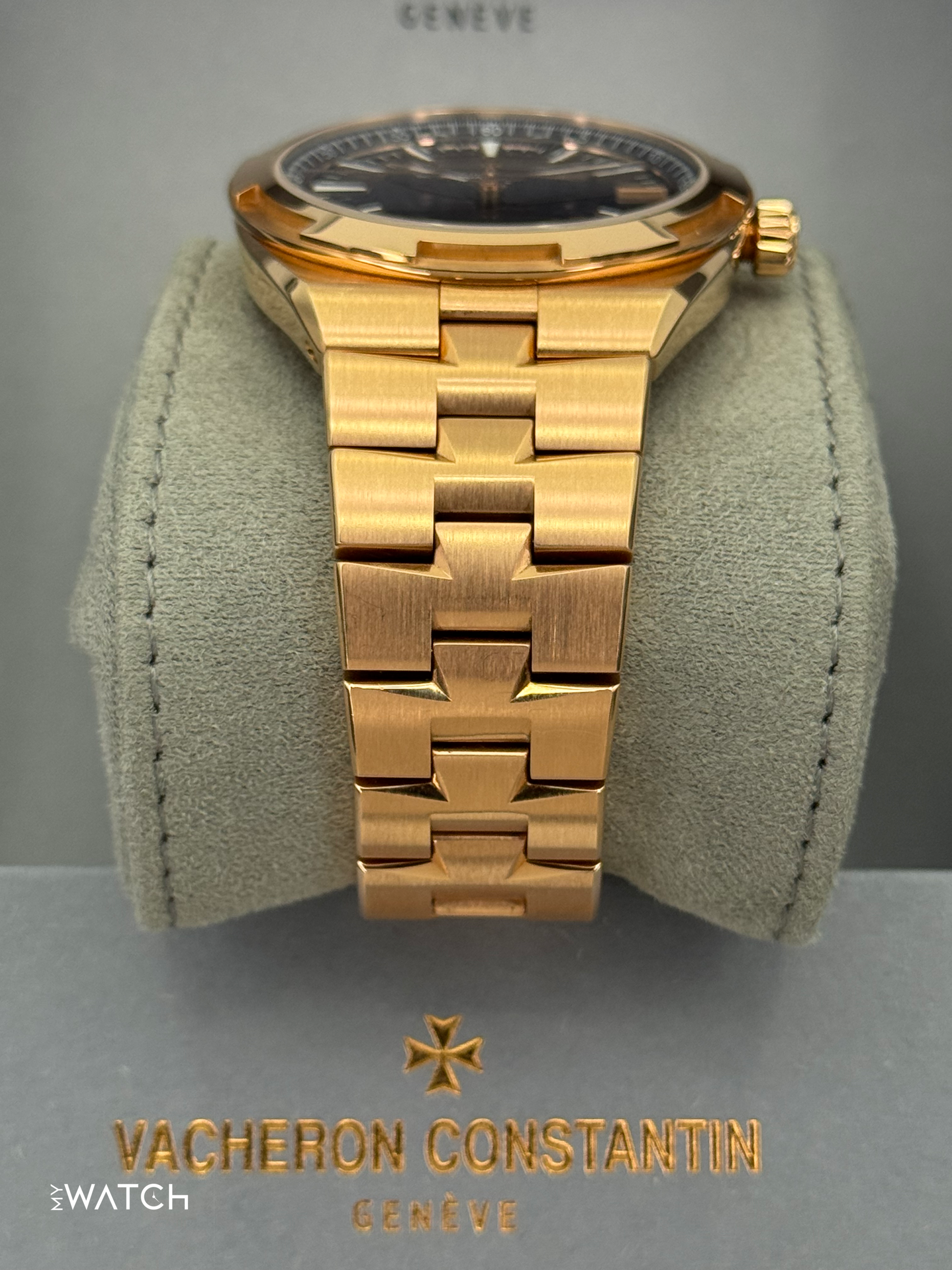 2024 Vacheron Constantin Overseas 41mm 4520V 18kt Pink Gold Blue Dial - MyWatchLLC