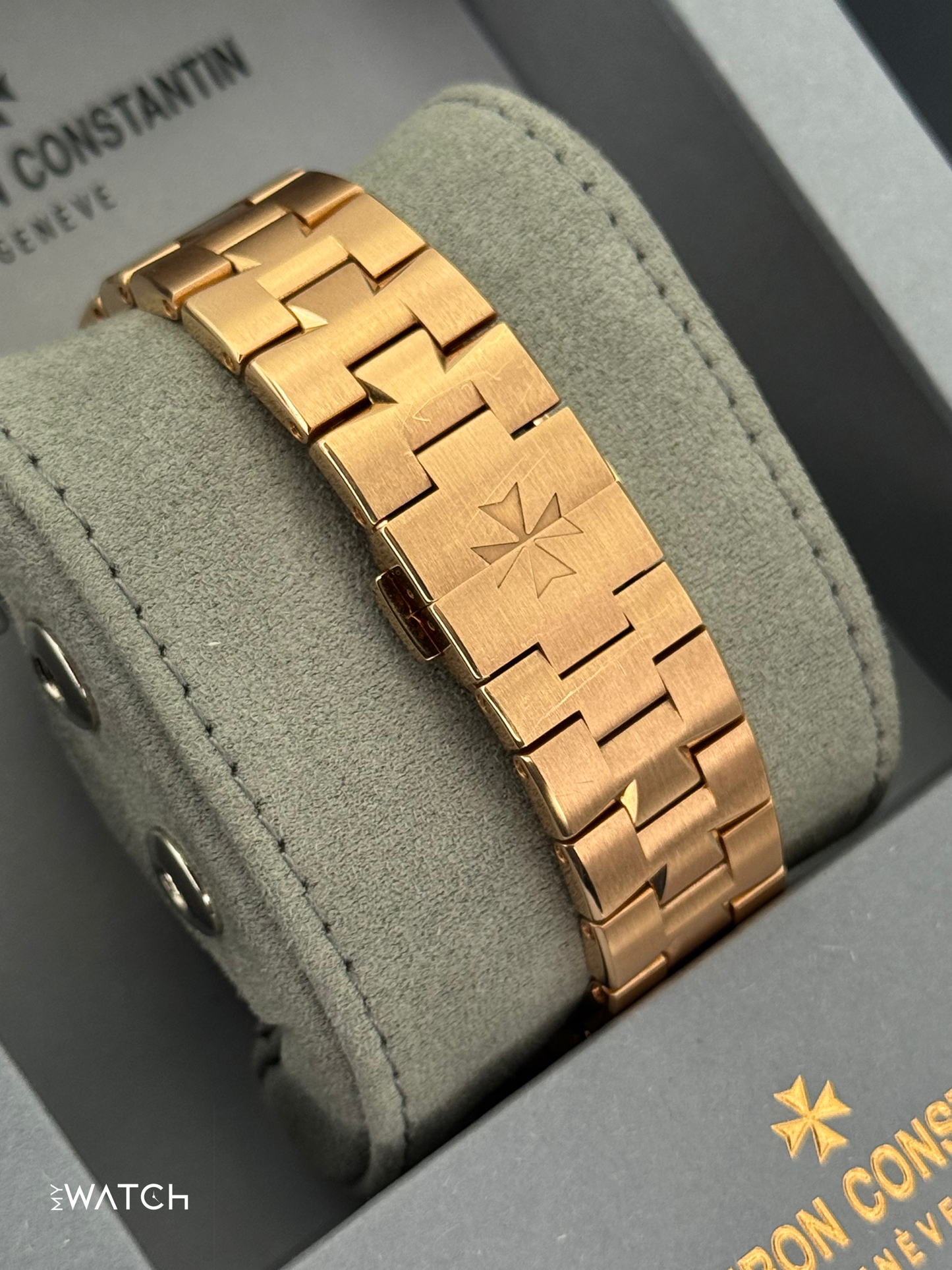 2024 Vacheron Constantin Overseas 41mm 4520V 18kt Pink Gold Blue Dial - MyWatchLLC
