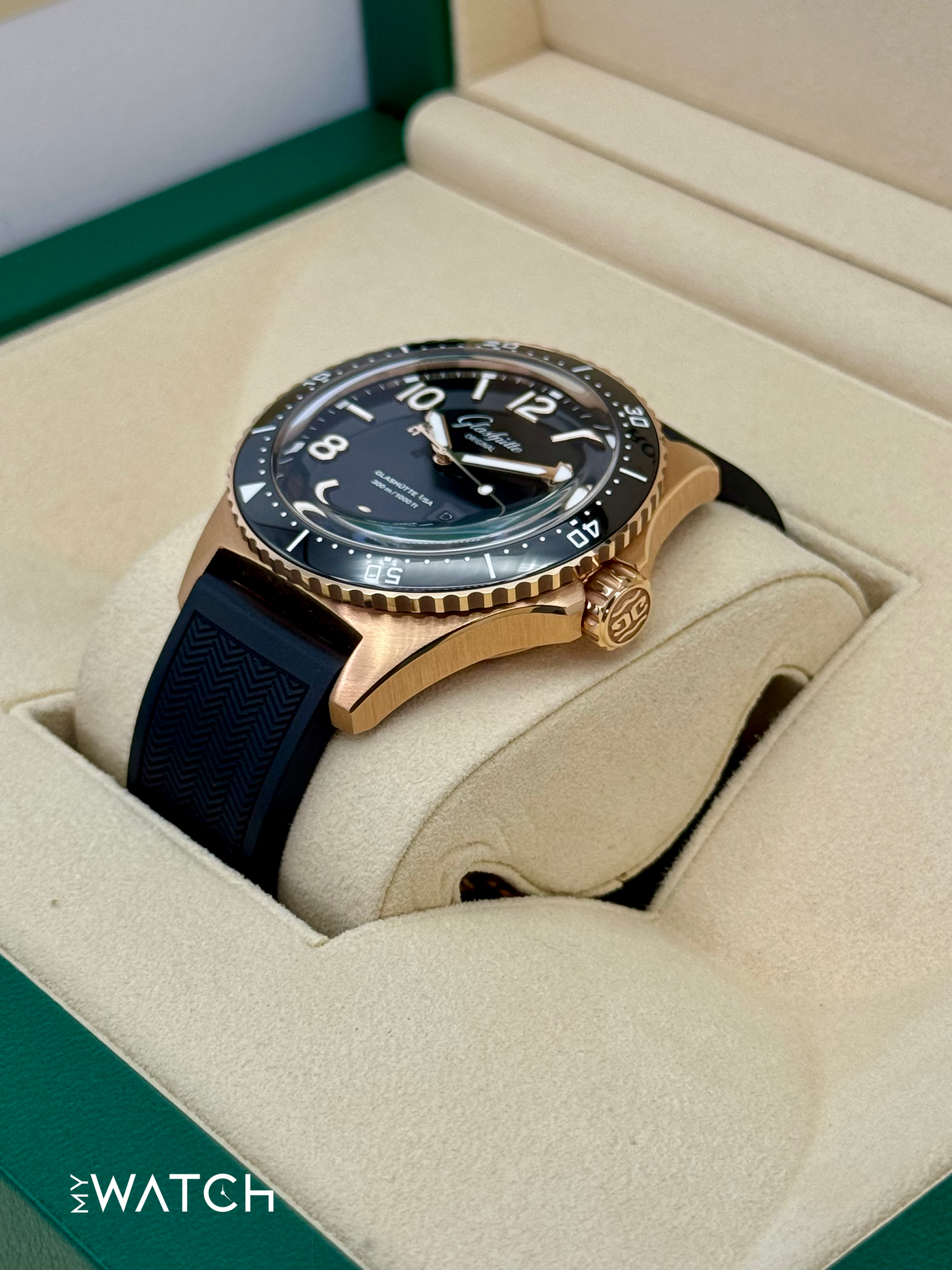 New 2025 Glashütte Seaq Panorama Date 43.2mm 1-36-13-03-90 Red Gold