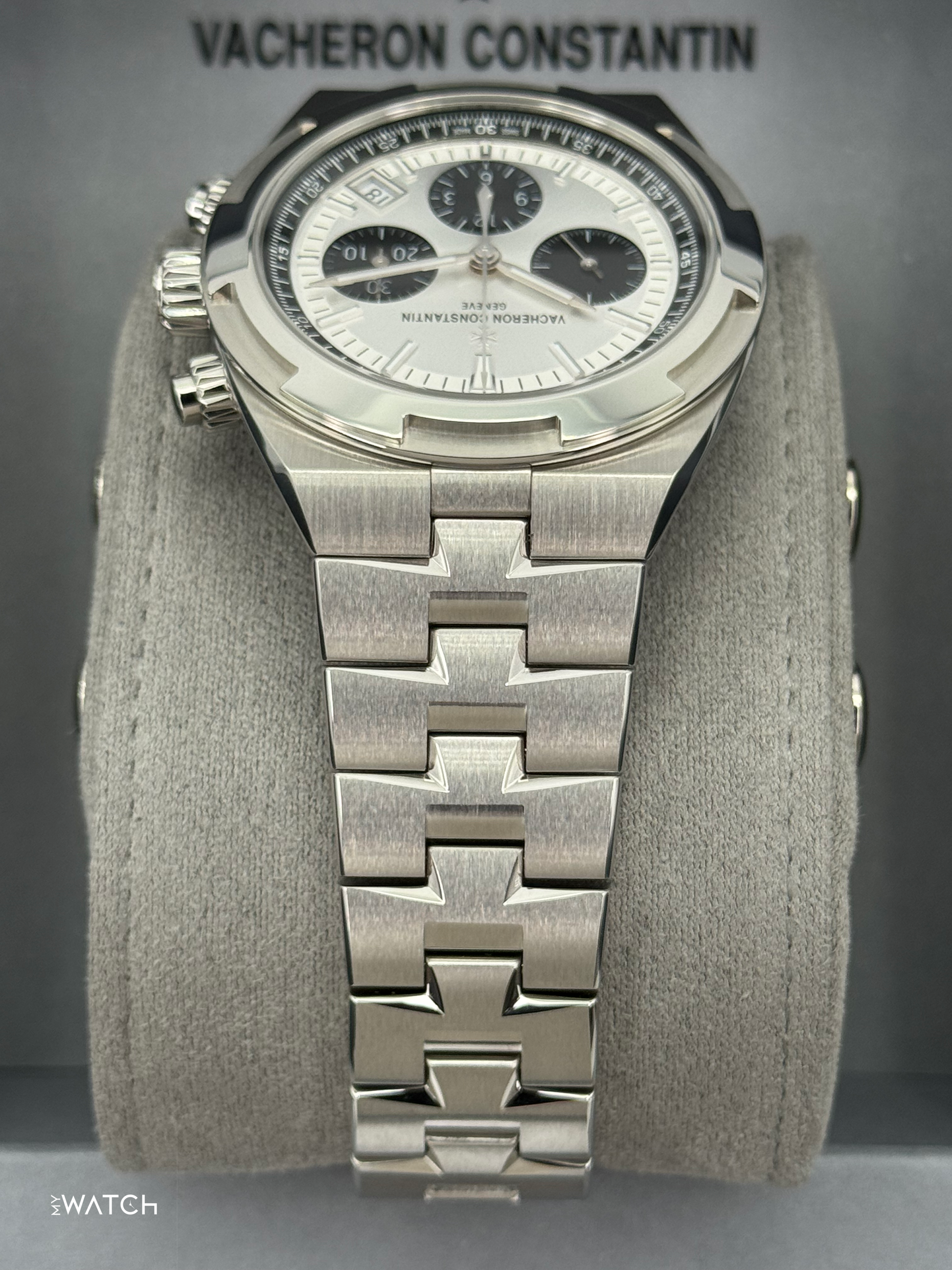 NEW 2025 Vacheron Constantin Overseas 42.5mm 5520V Stainless Steel Silver Dial - MyWatchLLC