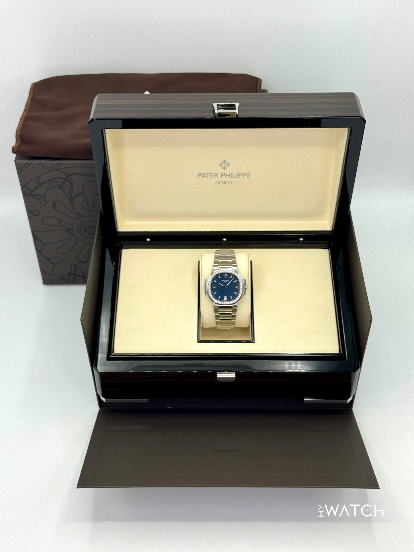 NEW 2025 Patek Philippe Nautilus 35.2mm 7118/1200A-001 Stainless Steel Blue Dial