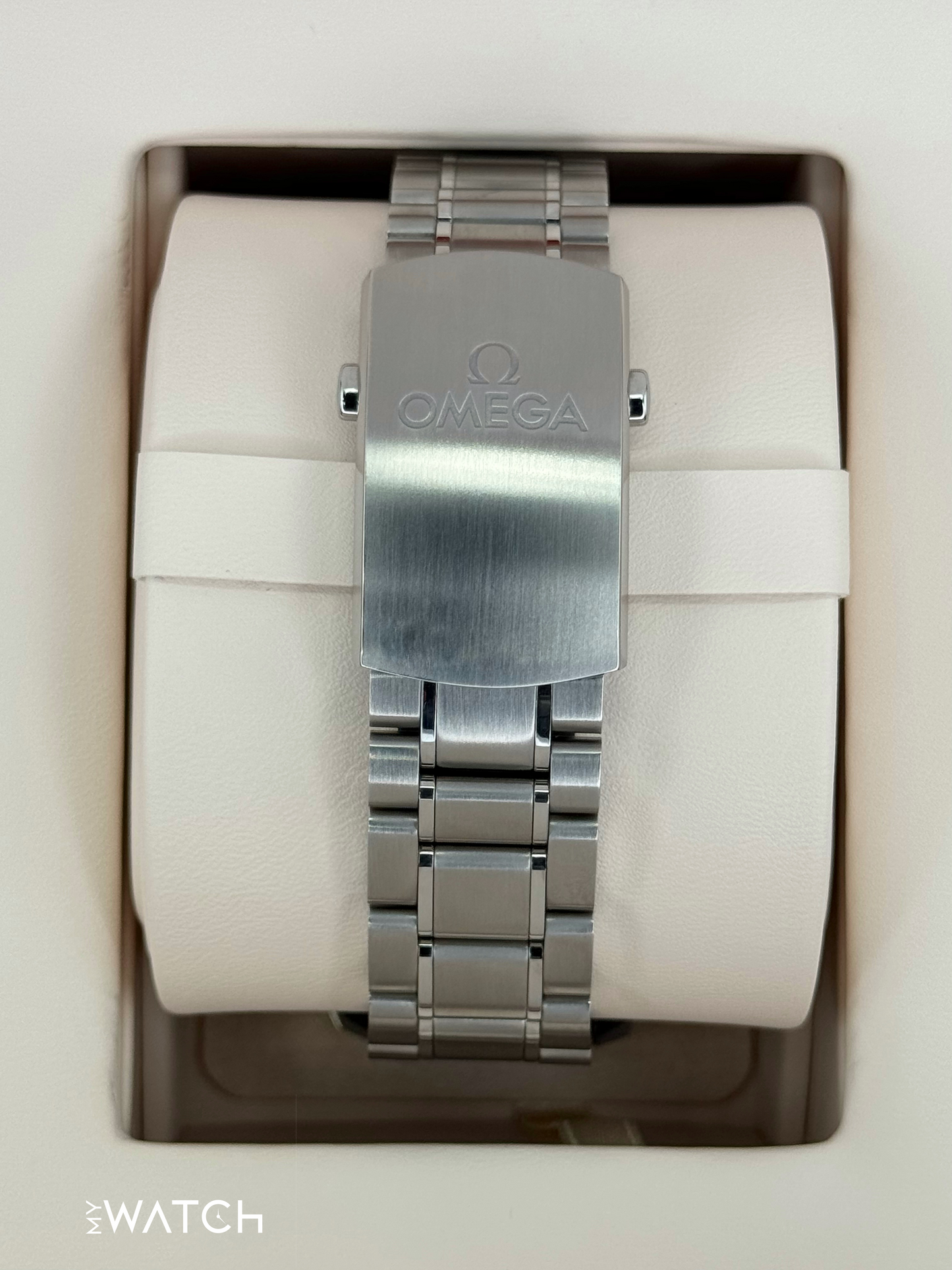 NEW 2025 Omega Speeedmaster Racing 44.2mm 329.30.44.51.04.001 White Dial