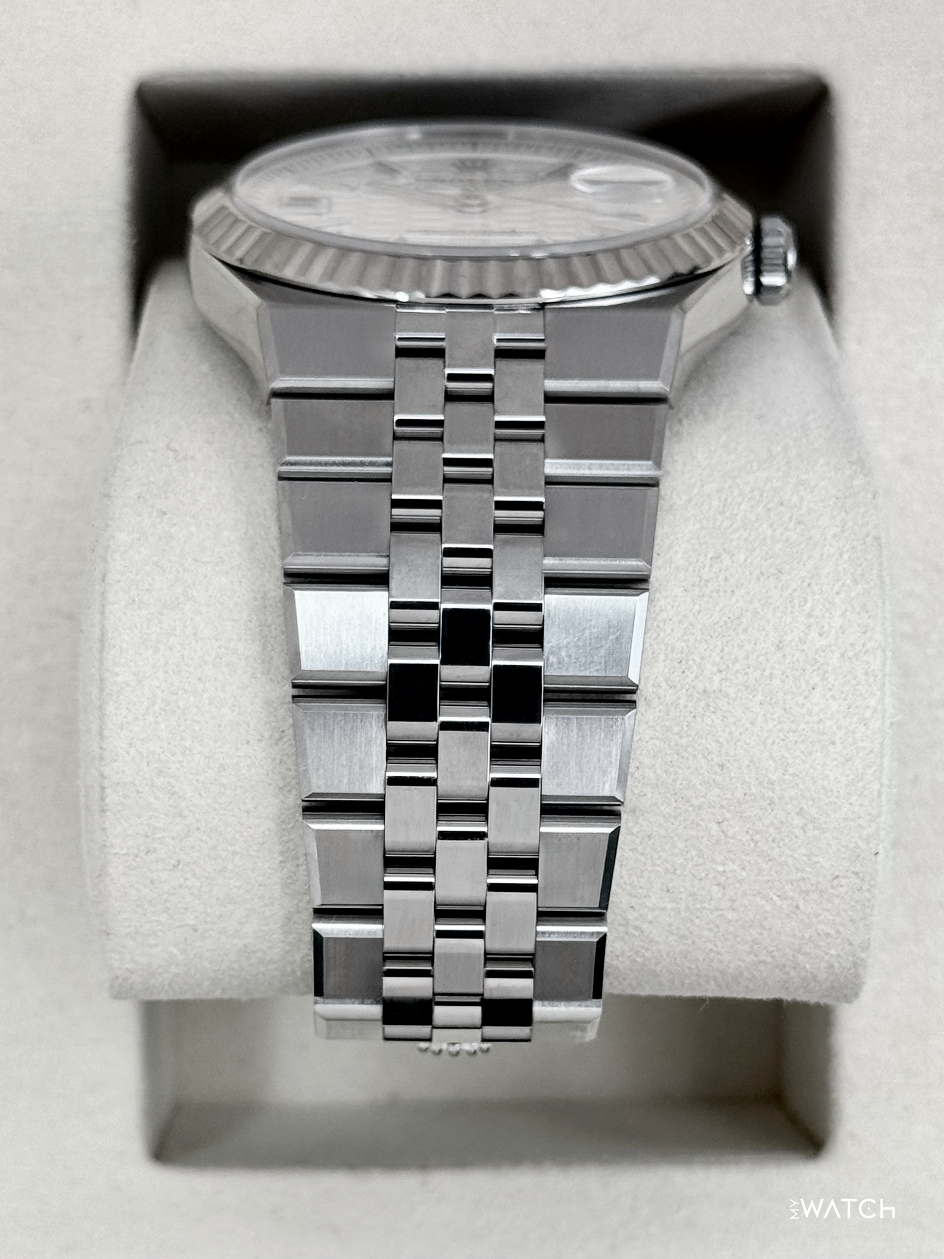 2025 Rolex Land-Dweller 40mm 127334 Stainless Steel Jubilee White Dial - MyWatchLLC