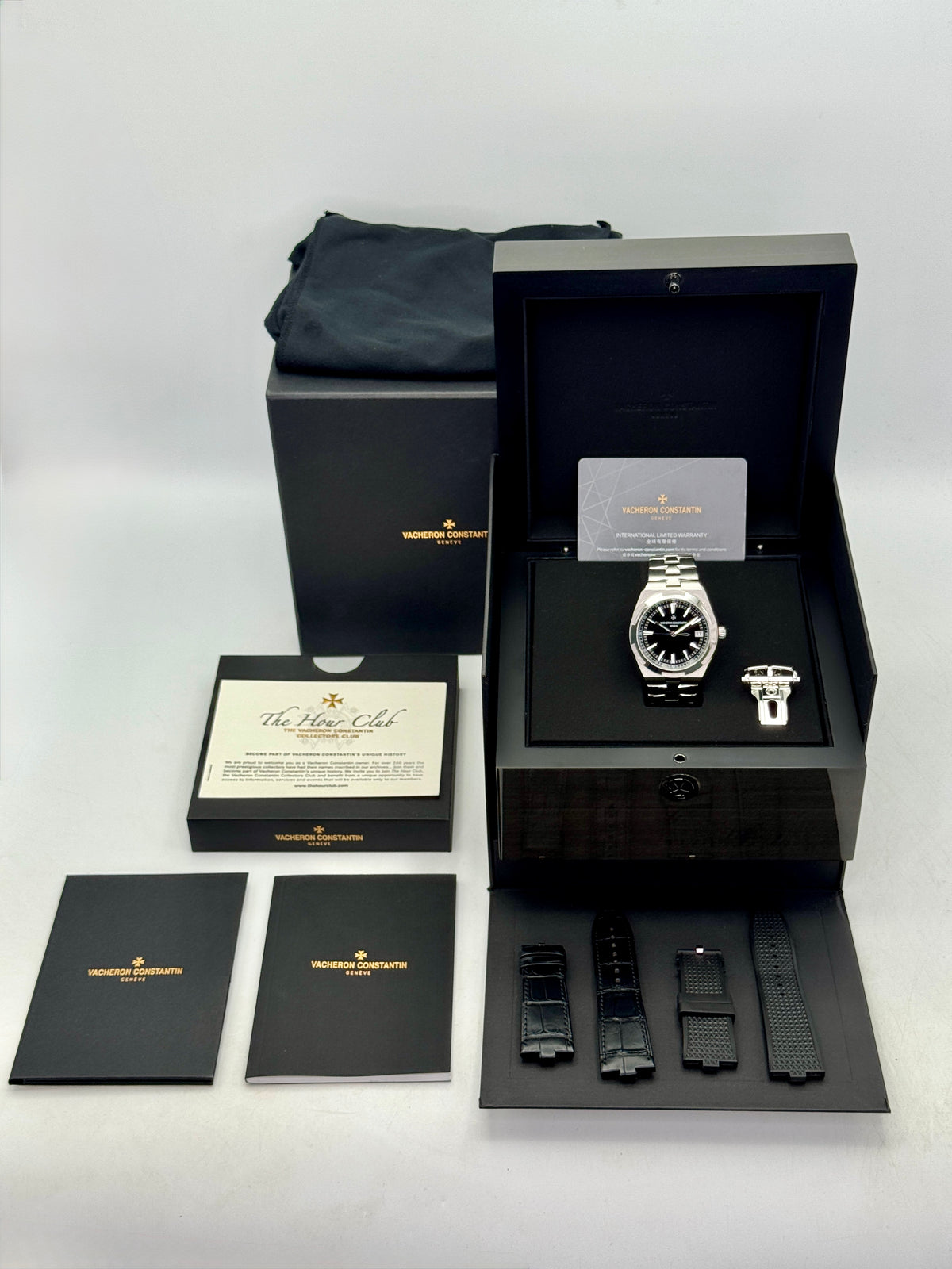 2023 Vacheron Constantin Overseas 41mm 4500V Stainless Black Dial