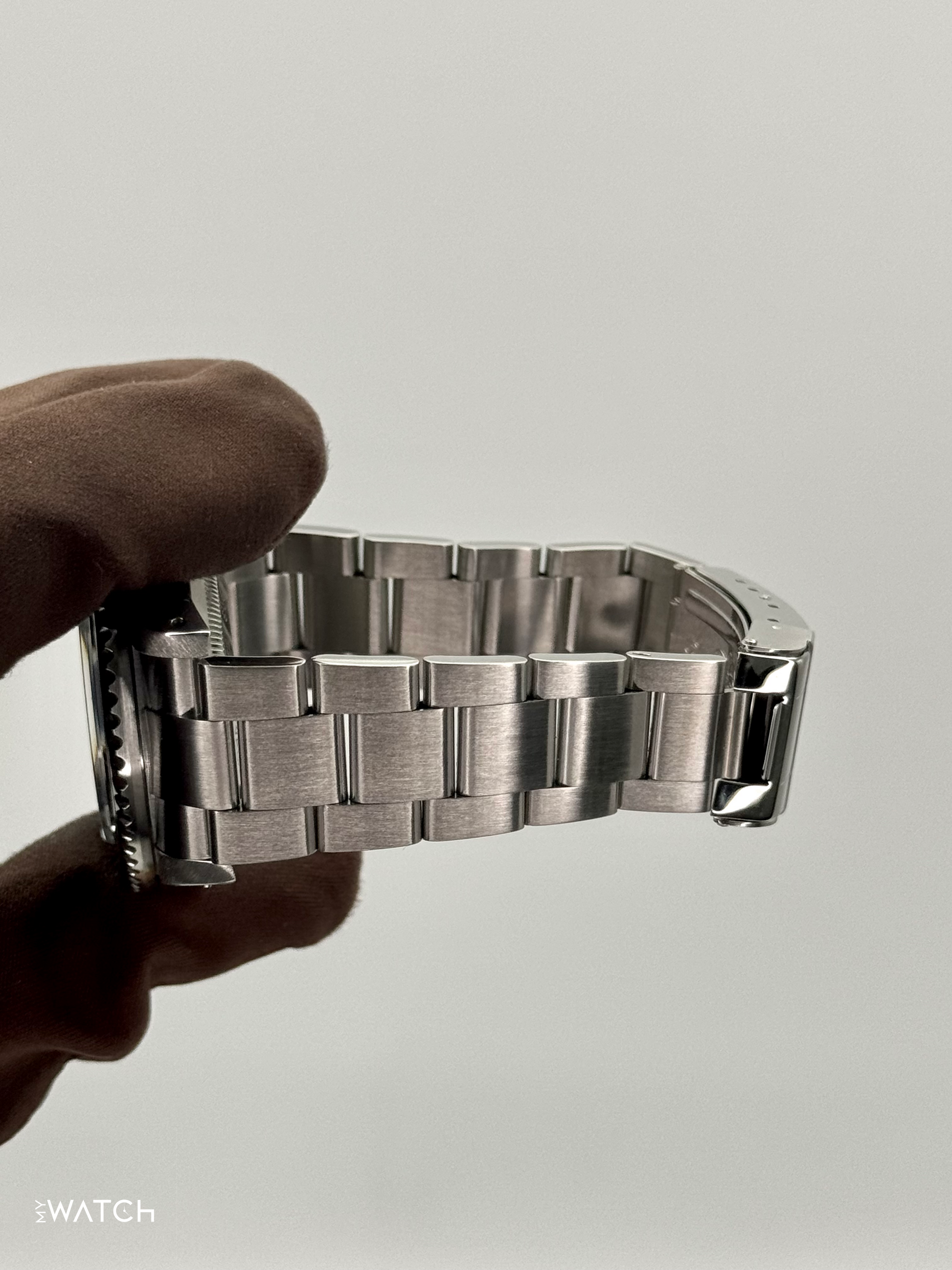 2001 Rolex Sea-Dweller 40mm 16600 Stainless Steel Black Dial "Collectors Set" - MyWatchLLC