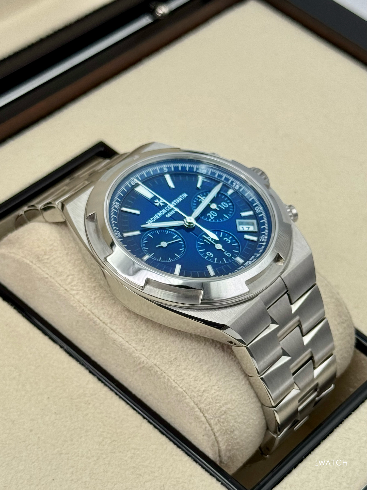 2018 Vacheron Constantin Overseas 42.5mm 5500V Stainless Blue Dial