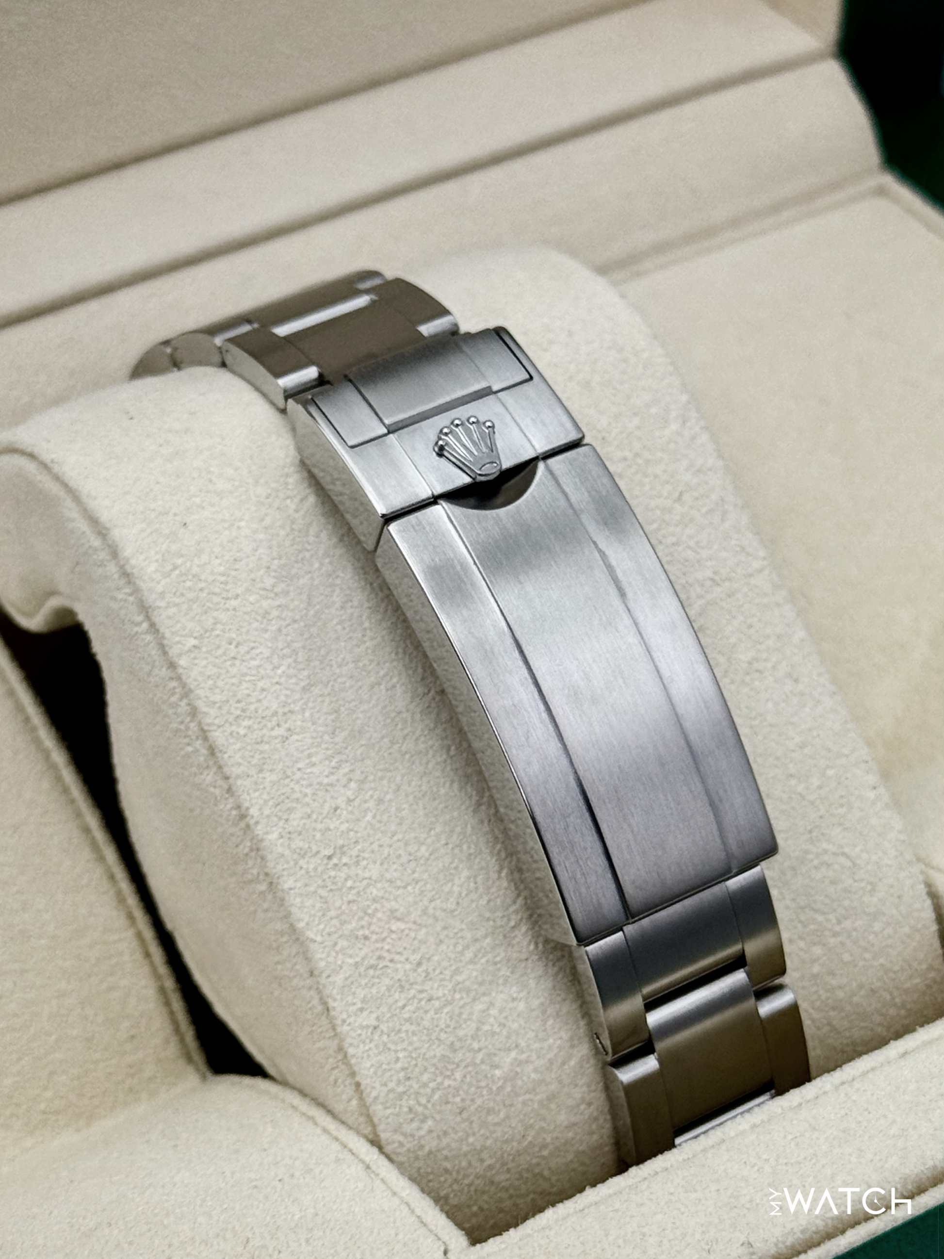 2016 Rolex Submariner “Hulk” 40mm 116610LV Green Dial - MyWatchLLC