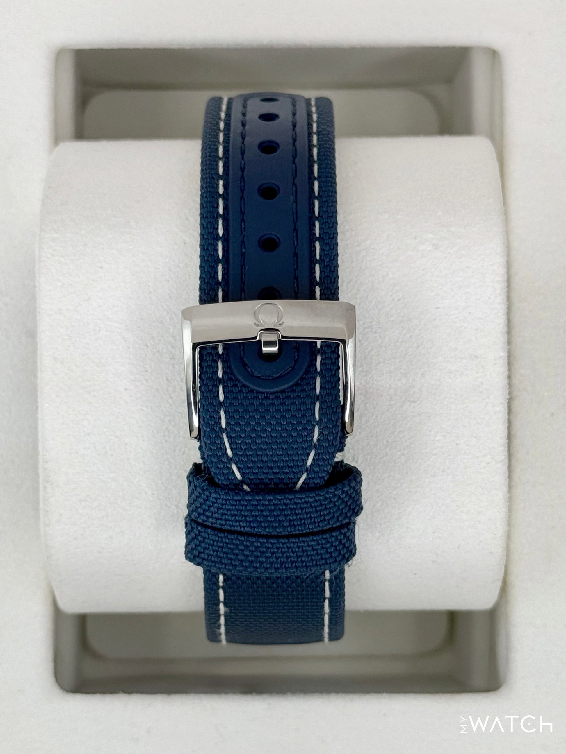 NEW 2026 Omega Speedmaster Silver Snoopy Award 310.32.42.50.02.001 - MyWatchLLC