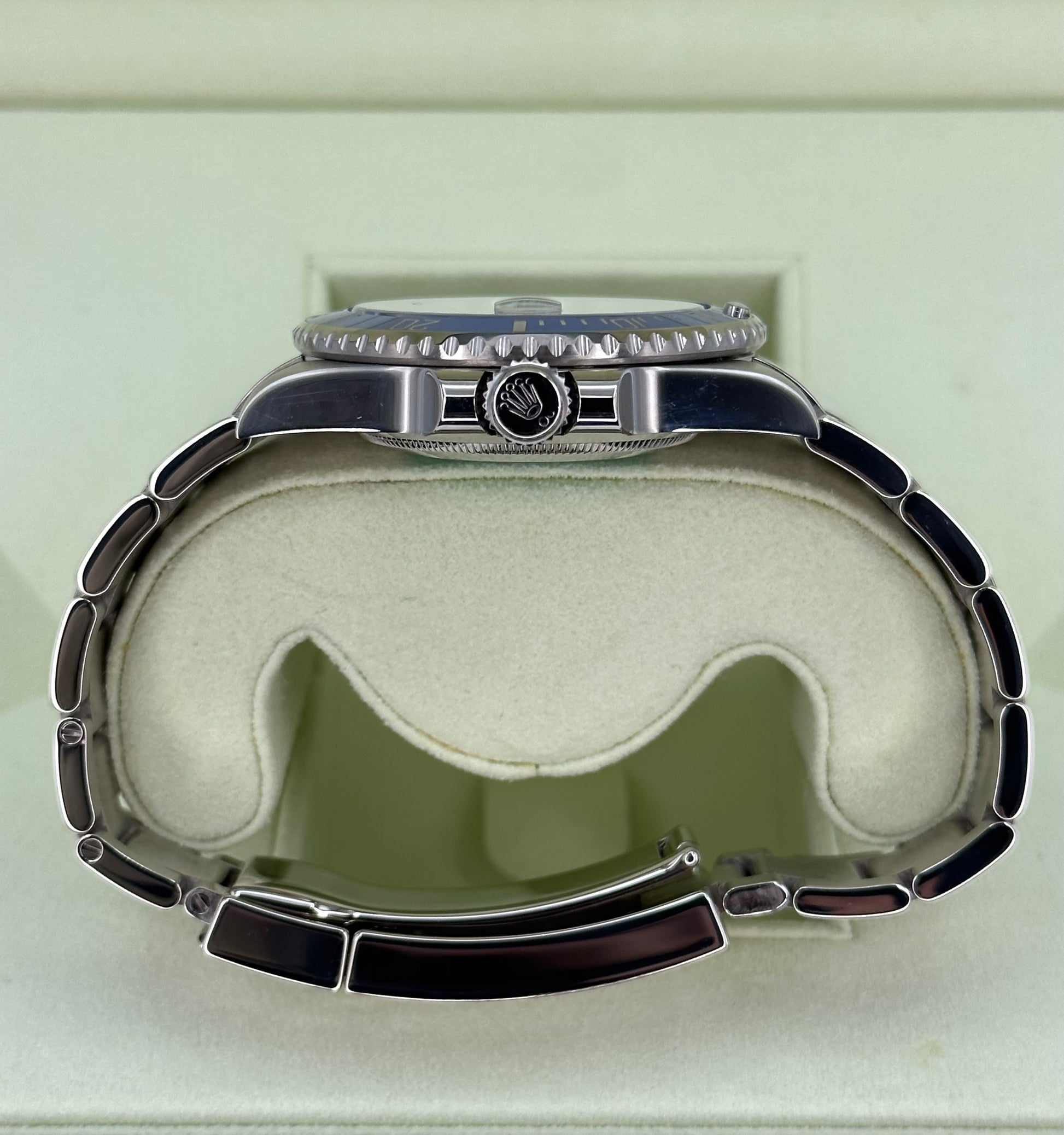 2009 Rolex Submariner Date “Smurf” 40mm 116619LB White Gold Blue Dial - MyWatchLLC