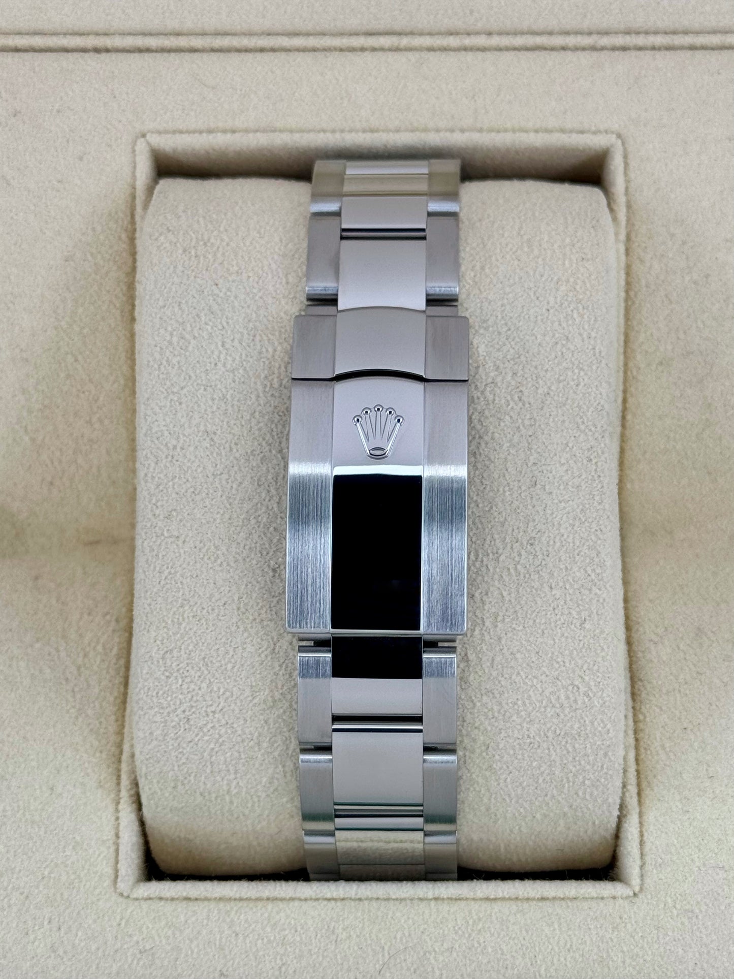 2021 Rolex Datejust 41mm 126334 Stainless Steel Oyster Blue Diamond Dial