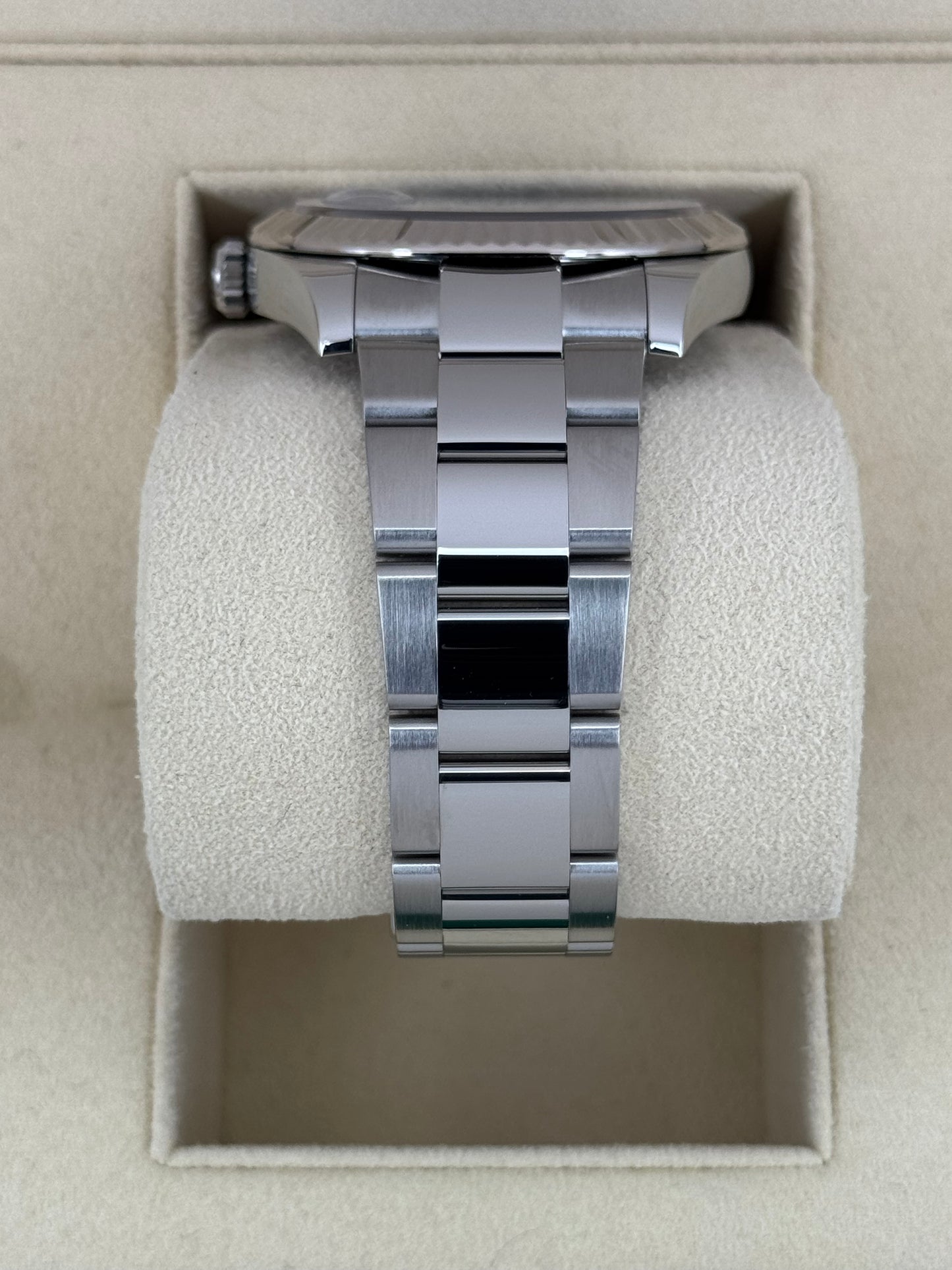 2021 Rolex Datejust 41mm 126334 Stainless Steel Oyster Blue Diamond Dial