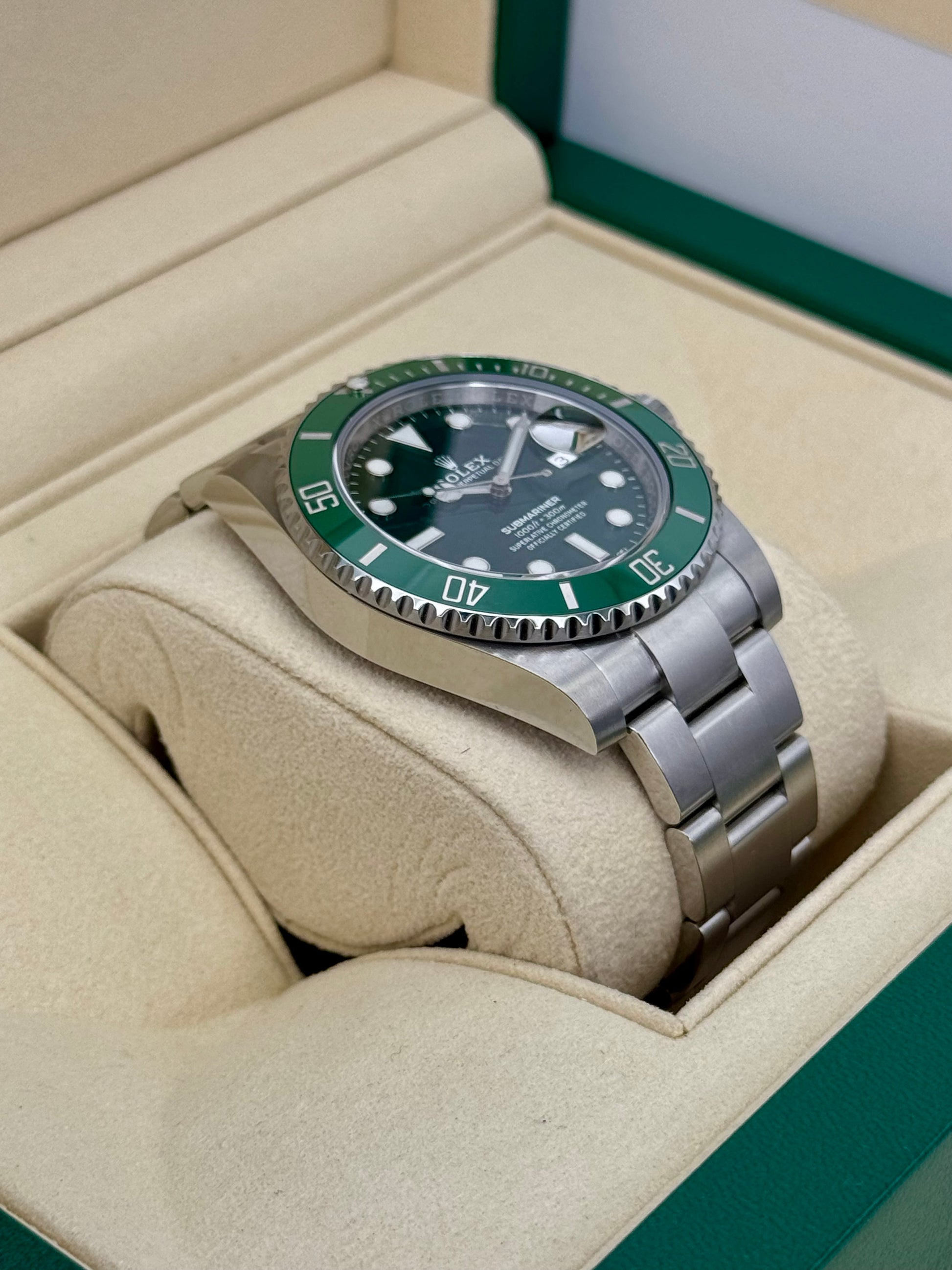 NEW OLD STOCK 2019 Rolex Submariner “Hulk” 40mm 116610LV Green Dial - MyWatchLLC