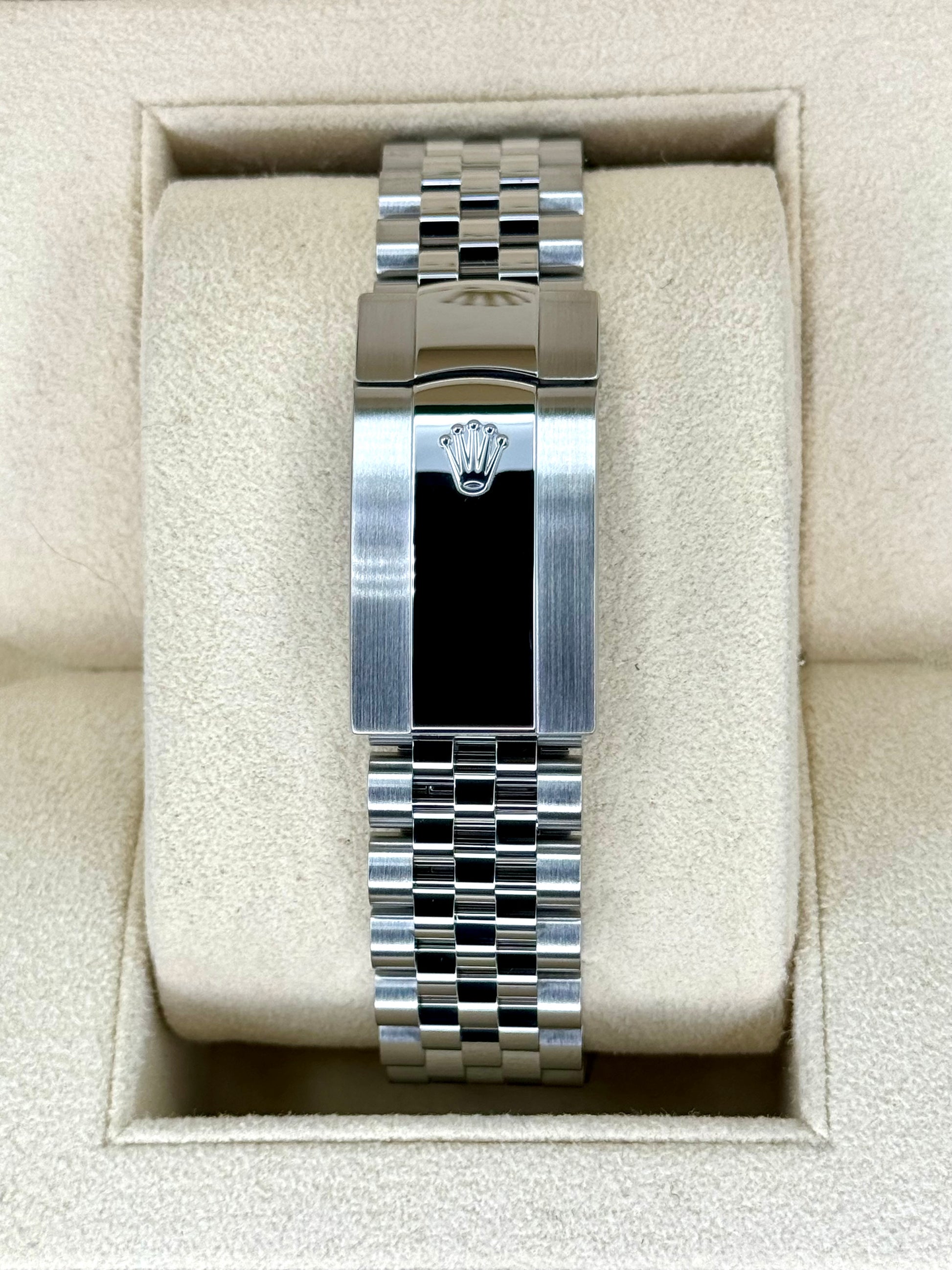 2022 Rolex Datejust 41mm 126333 Jubilee Blue Diamond Dial - MyWatchLLC