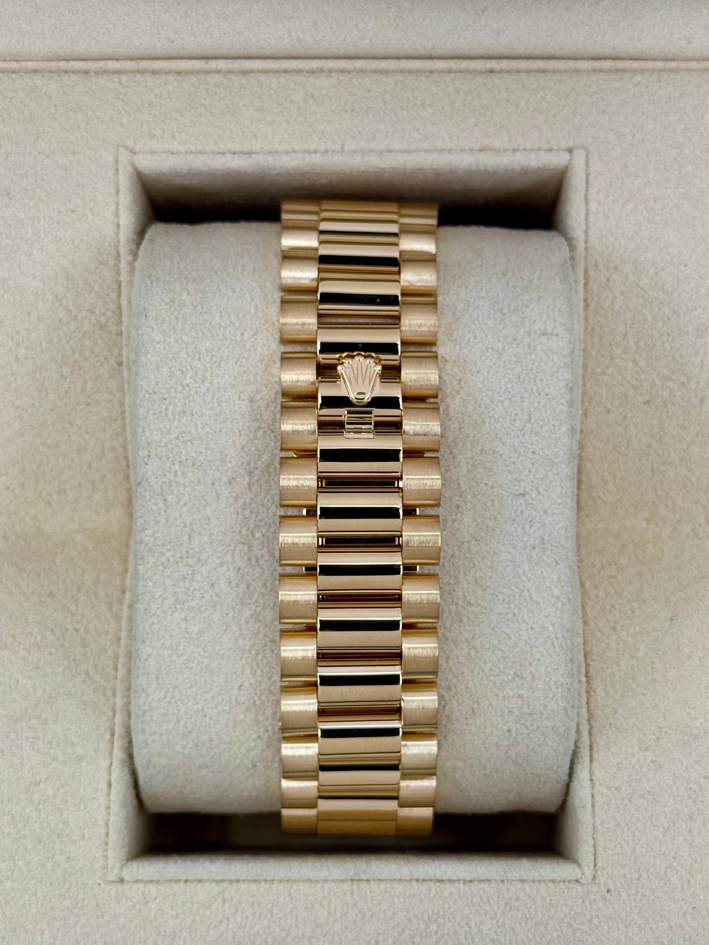 2021 Rolex Day-Date 40mm 228238 Presidential Champagne Dial