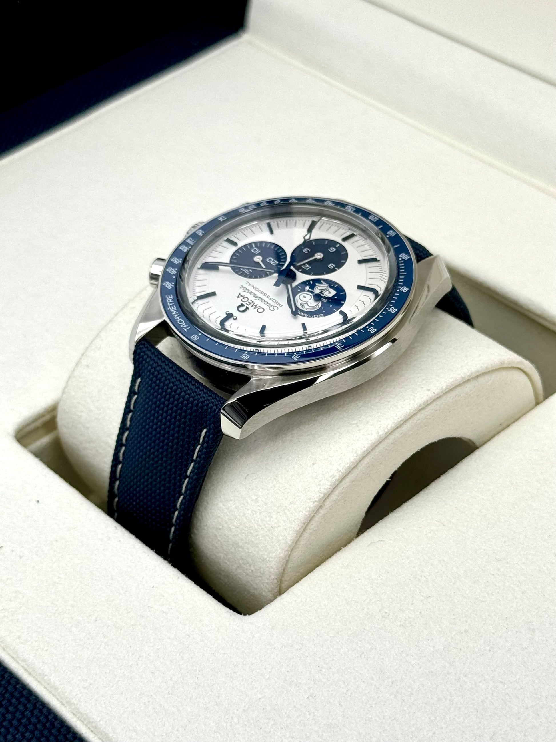 NEW 2024 Omega Speedmaster Silver Snoopy Award 310.32.42.50.02.001 - MyWatchLLC